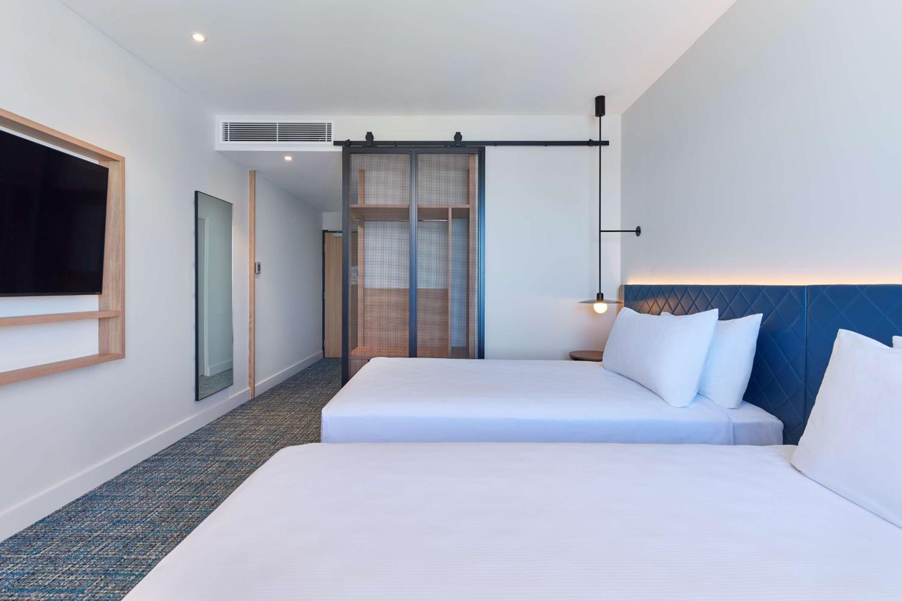 Twin Room - Photo 3