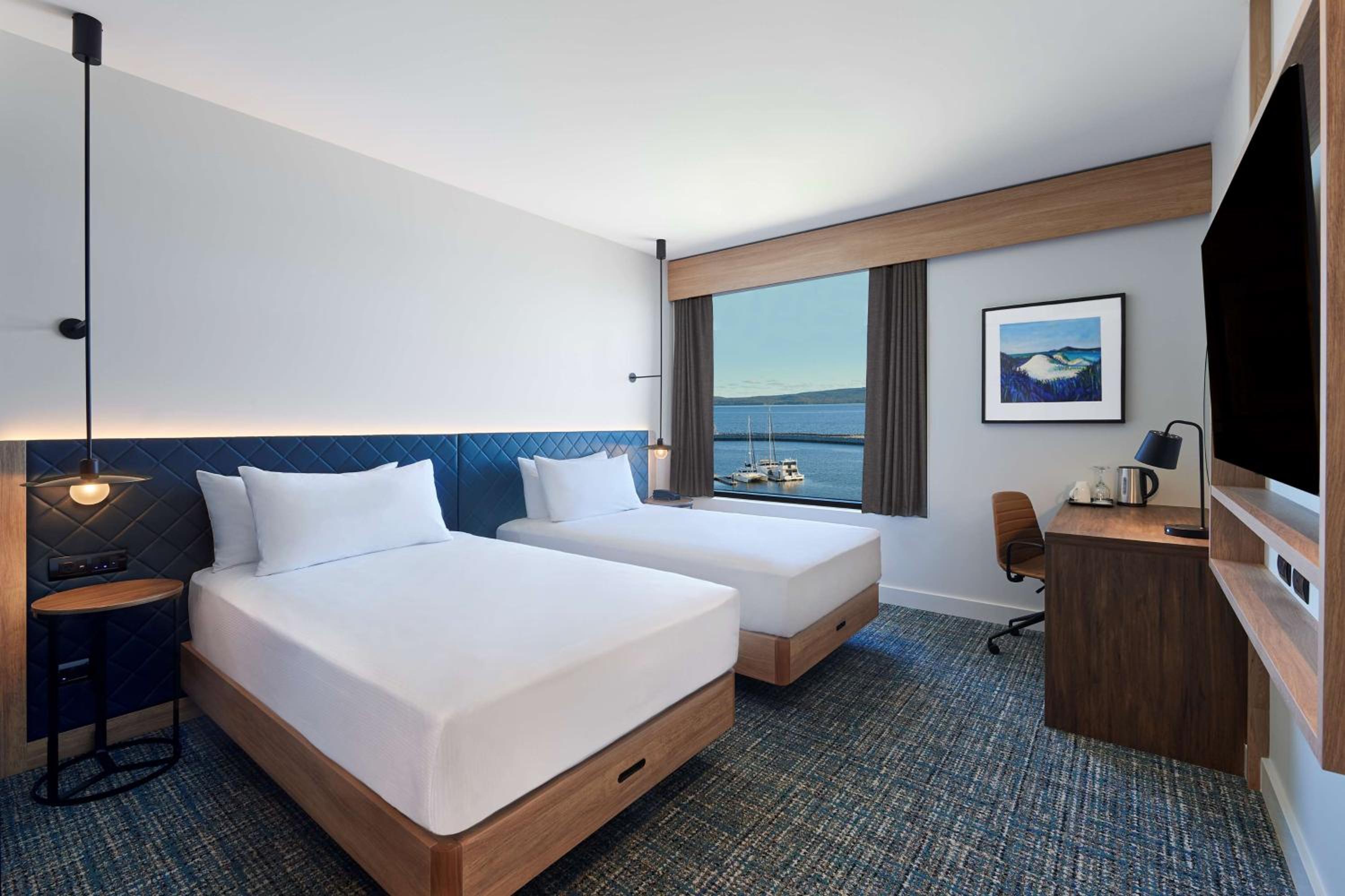Twin Room with Partial Harbor View - Photo 5