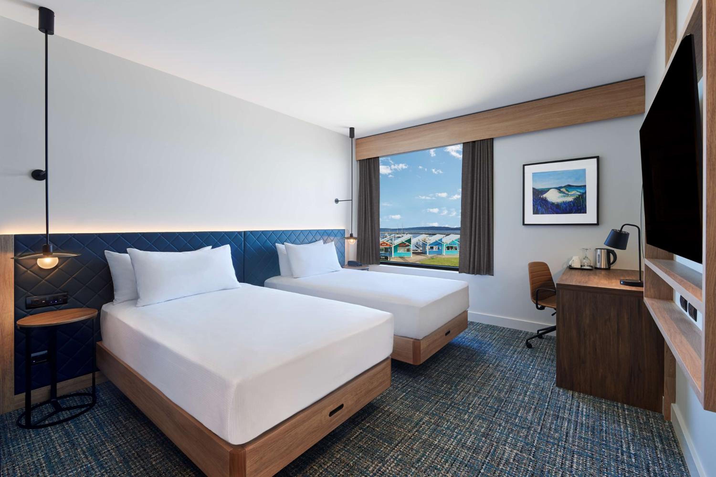 Twin Room with Partial Harbor View - Photo 2