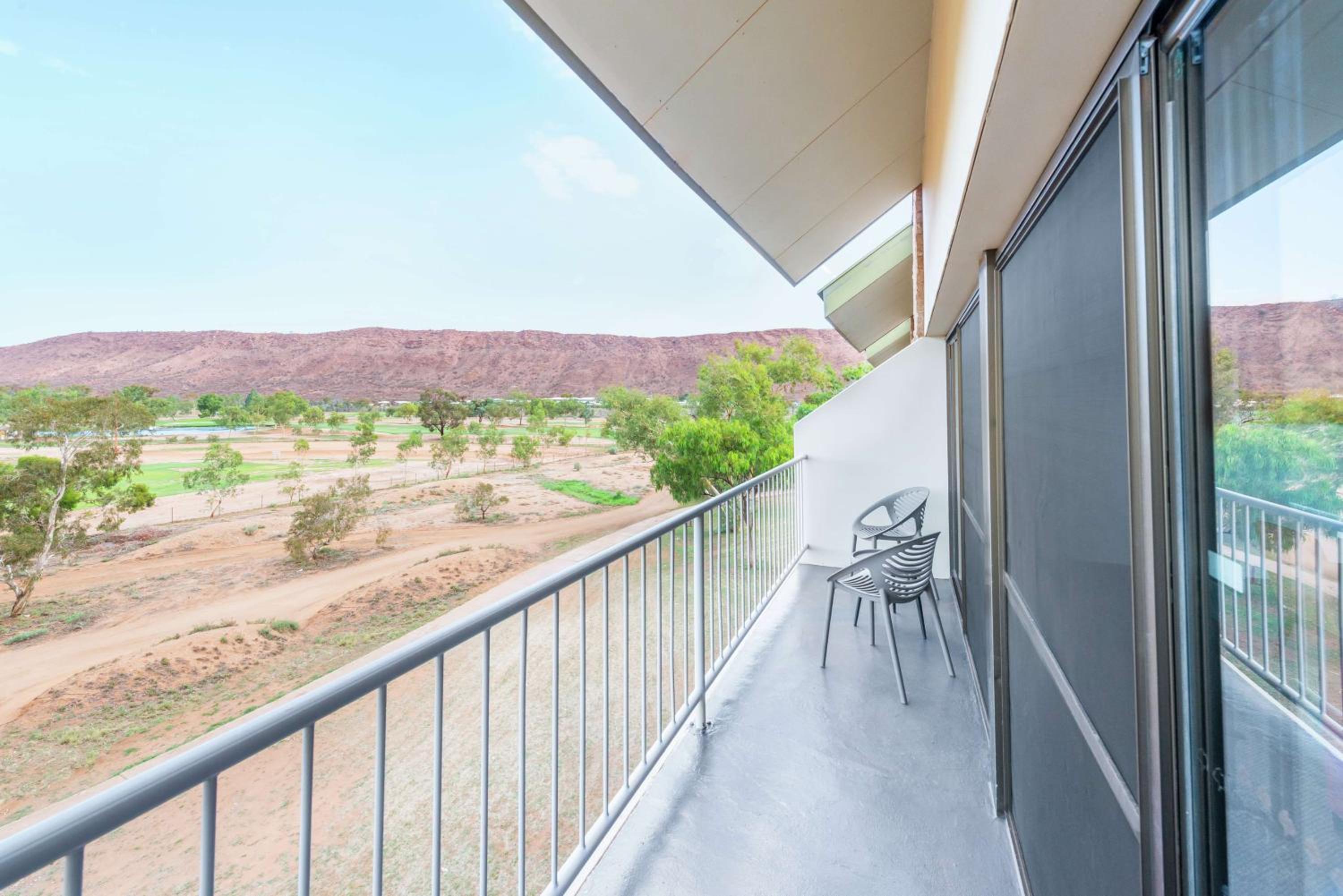 Premier King Suite with Mountain View