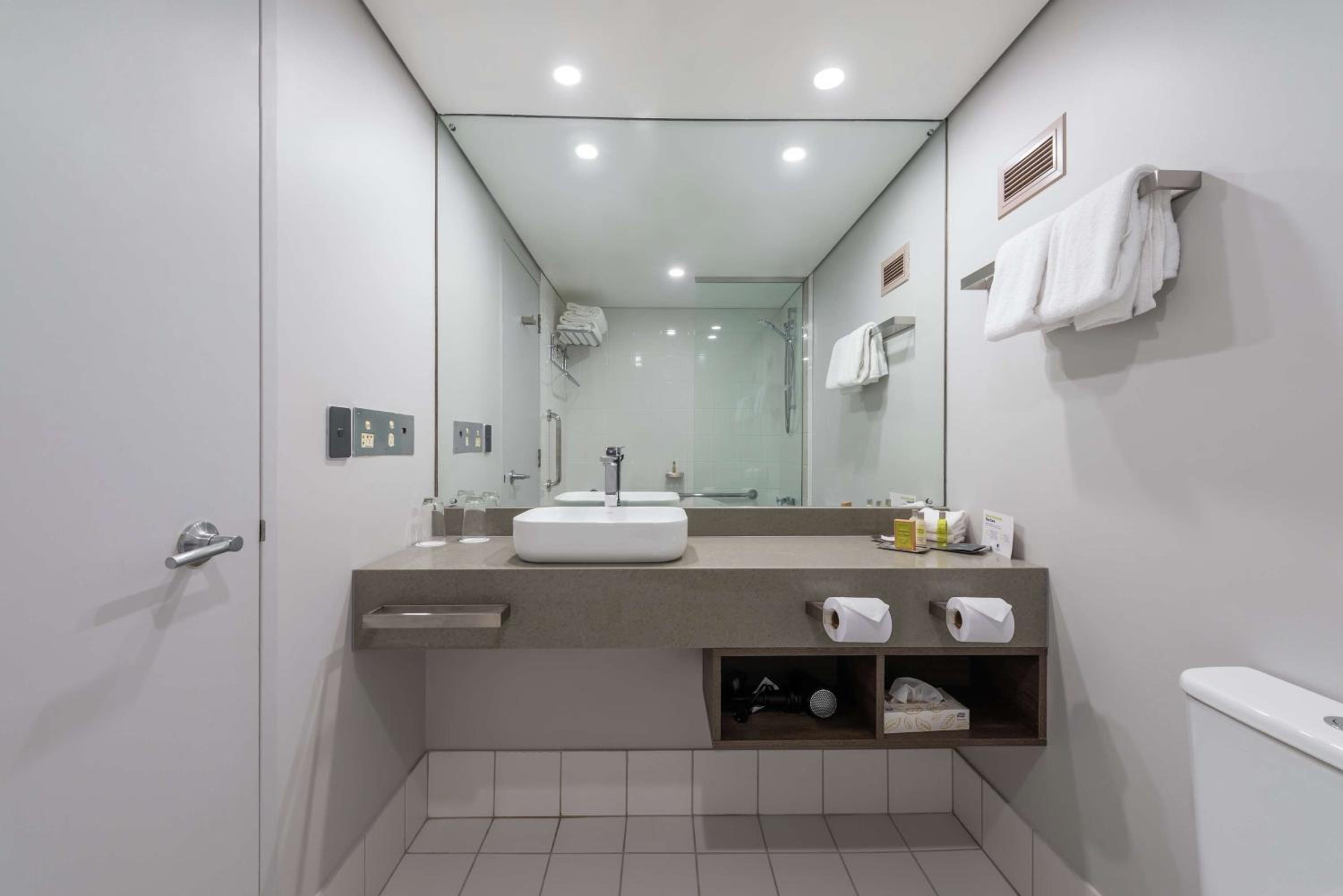 Deluxe King Room with Mountain View