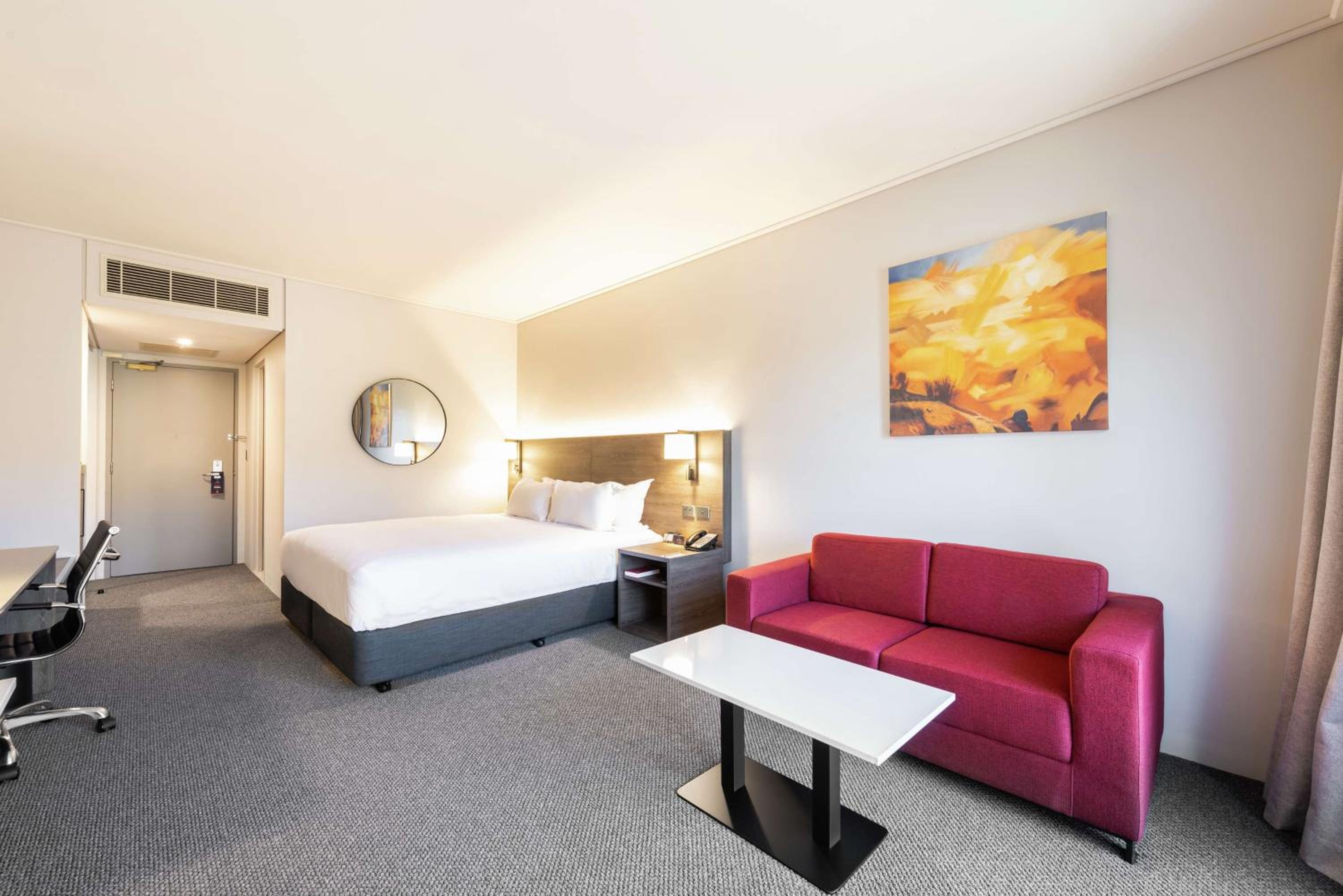 Deluxe King Room with Mountain View