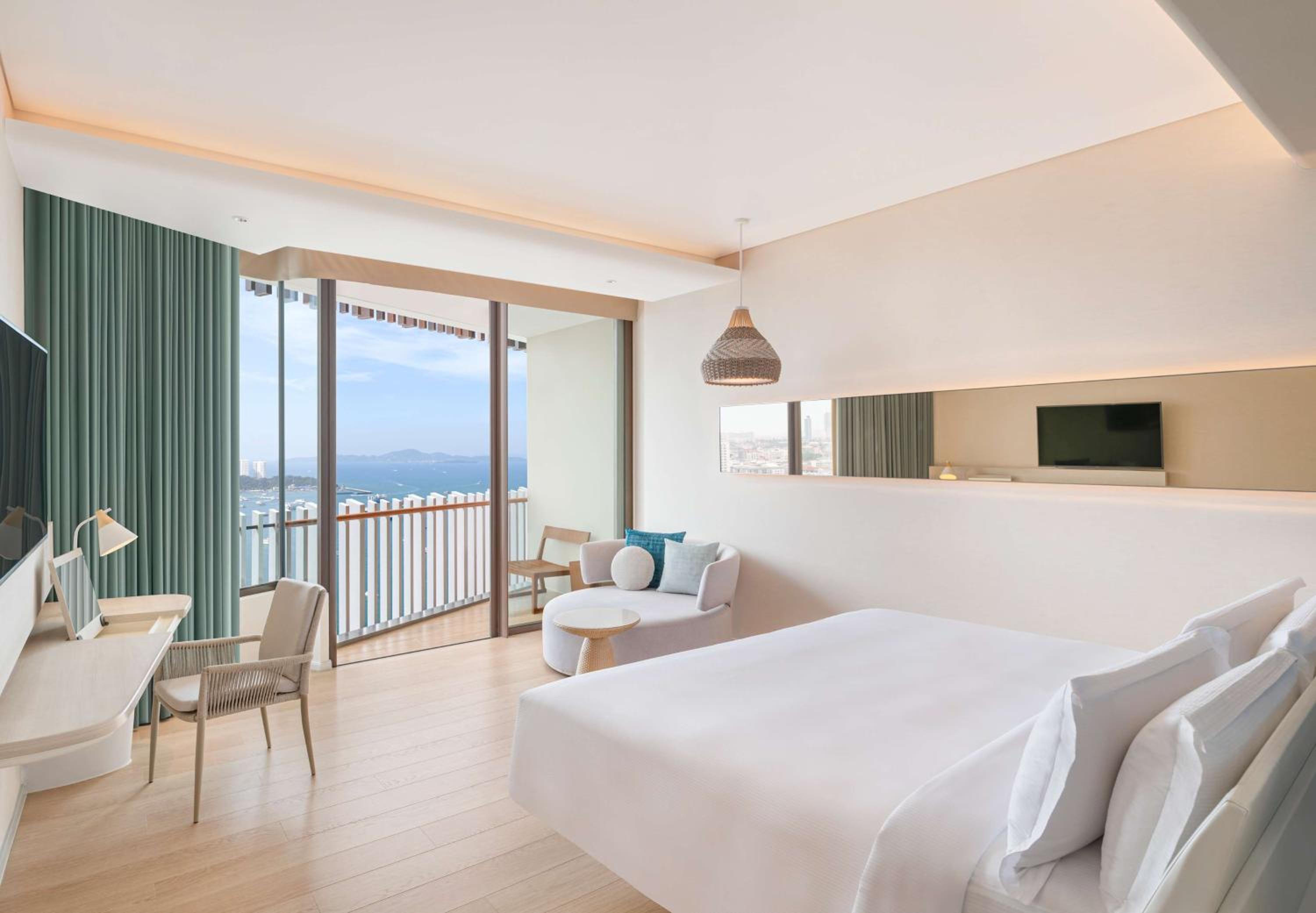 Deluxe King Room - Ocean View