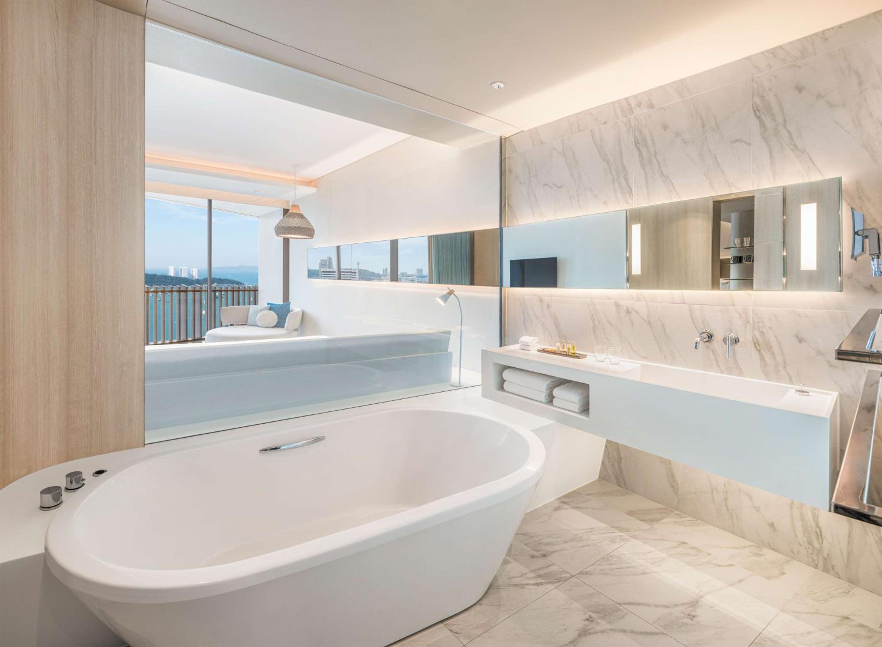 Deluxe King Room - Ocean View