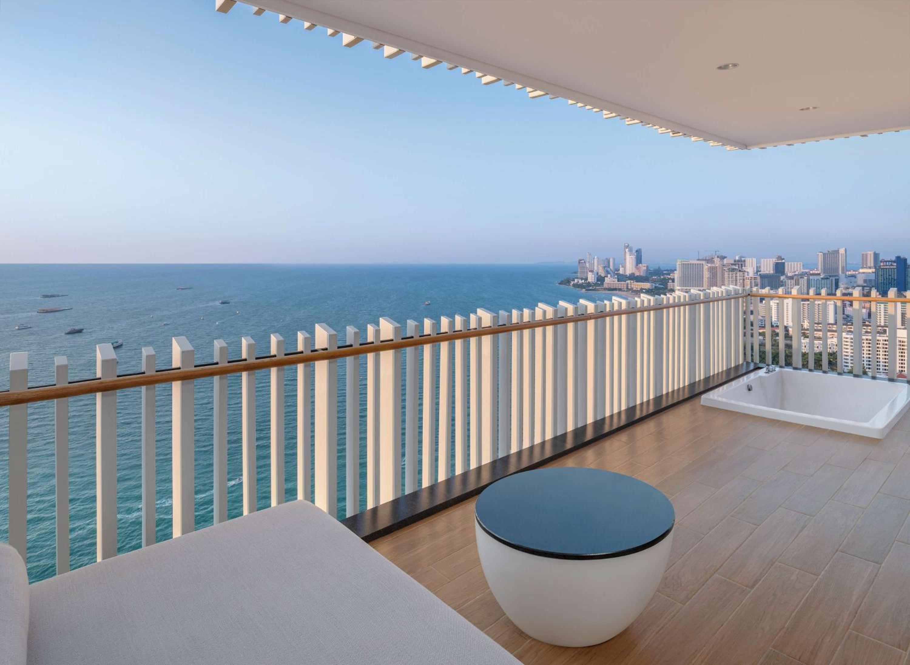 Executive Premium King Room - Ocean Front