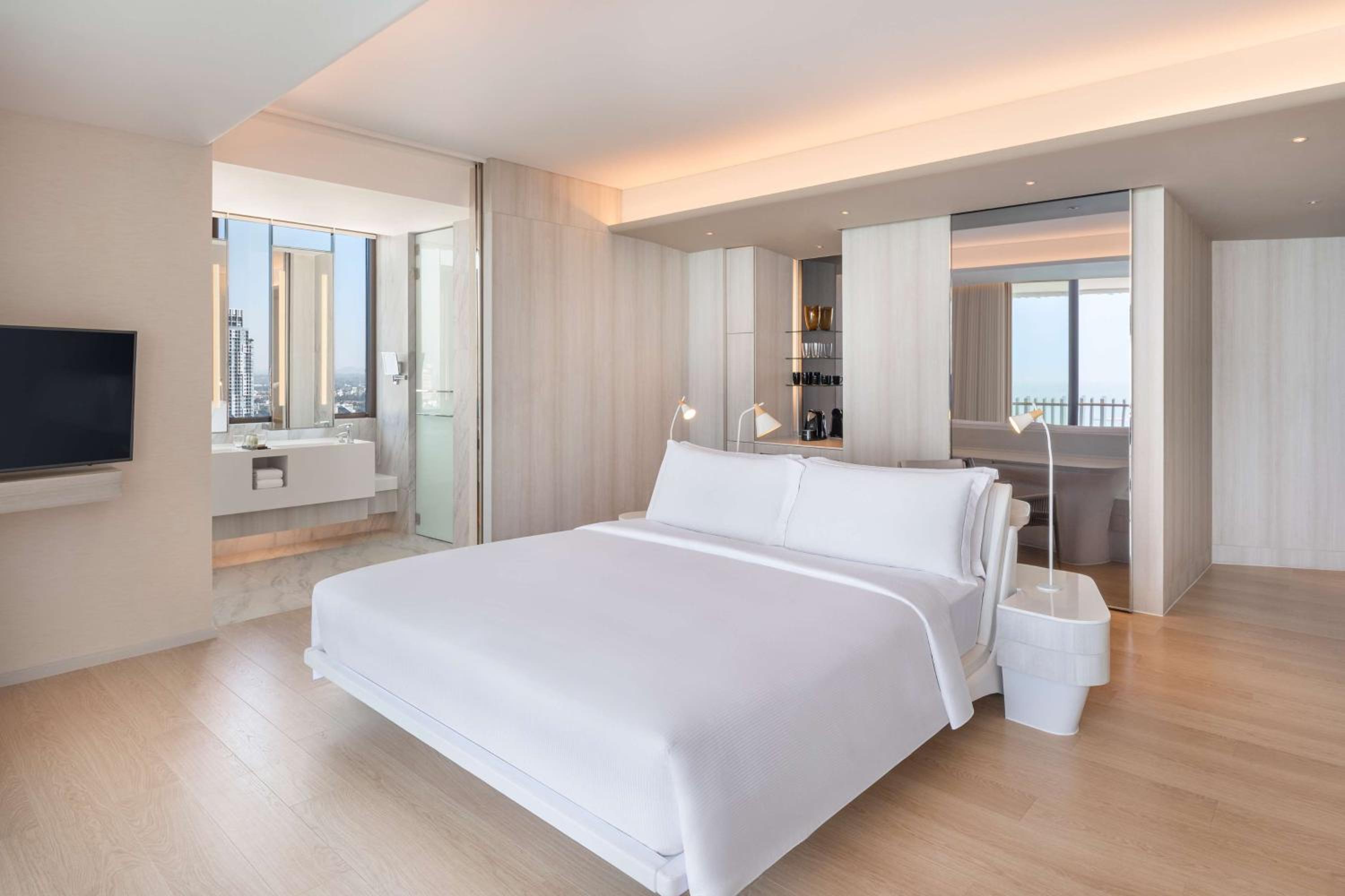 Executive Premium King Room - Ocean Front