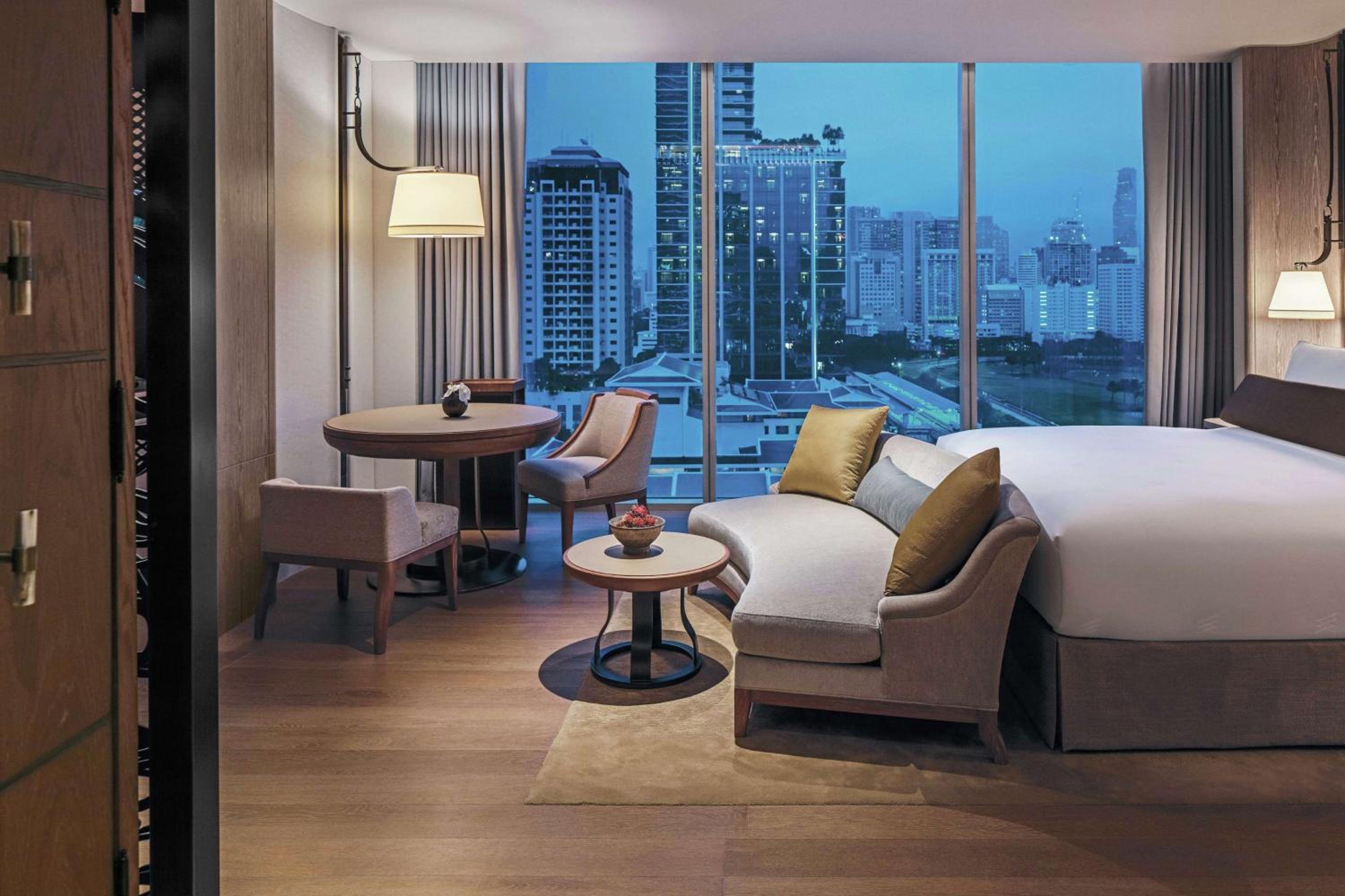 Deluxe King Room with Park View