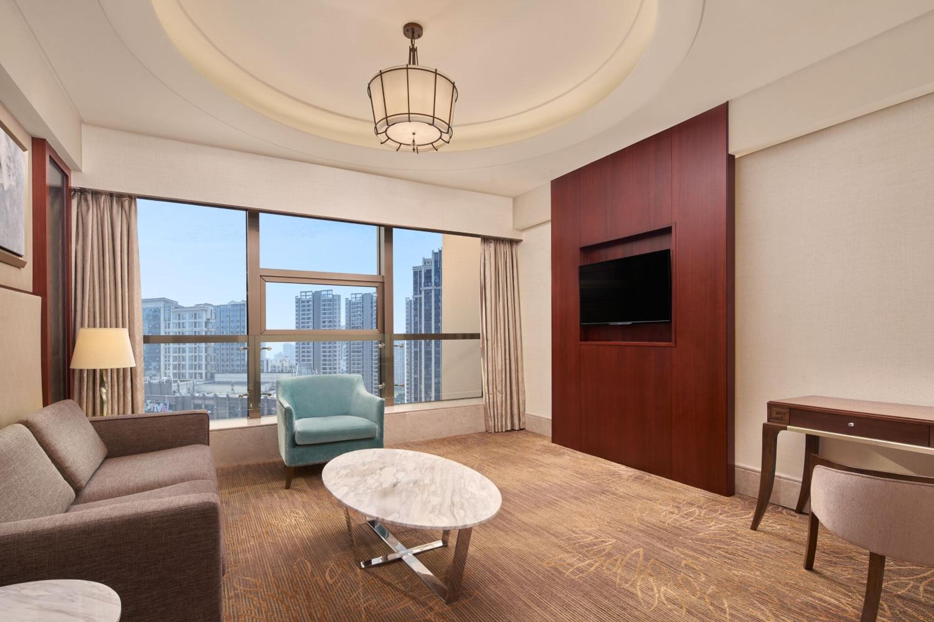 Club lounge access, 1 Bedroom Junior Suite, 1 King photo 1