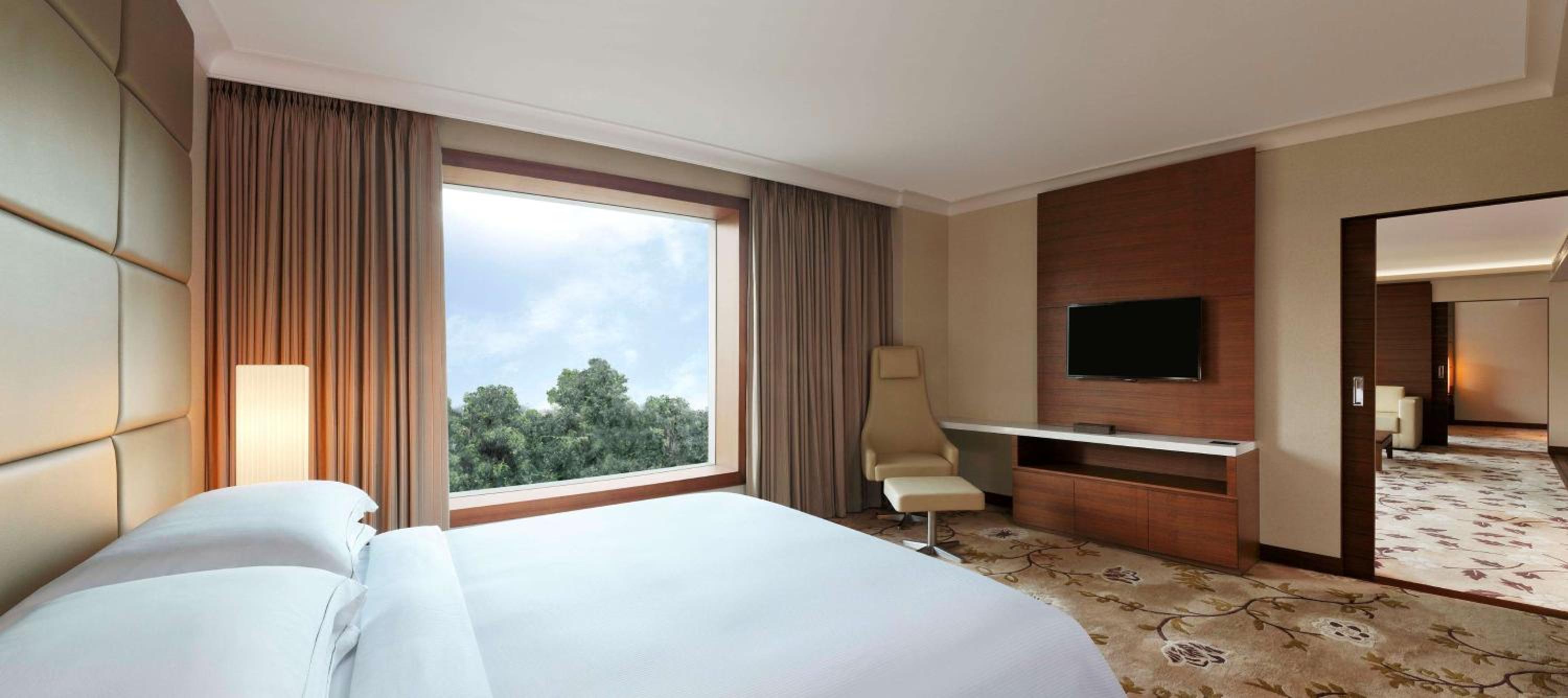 Two-Bedroom Luxury Suite with Club Lounge