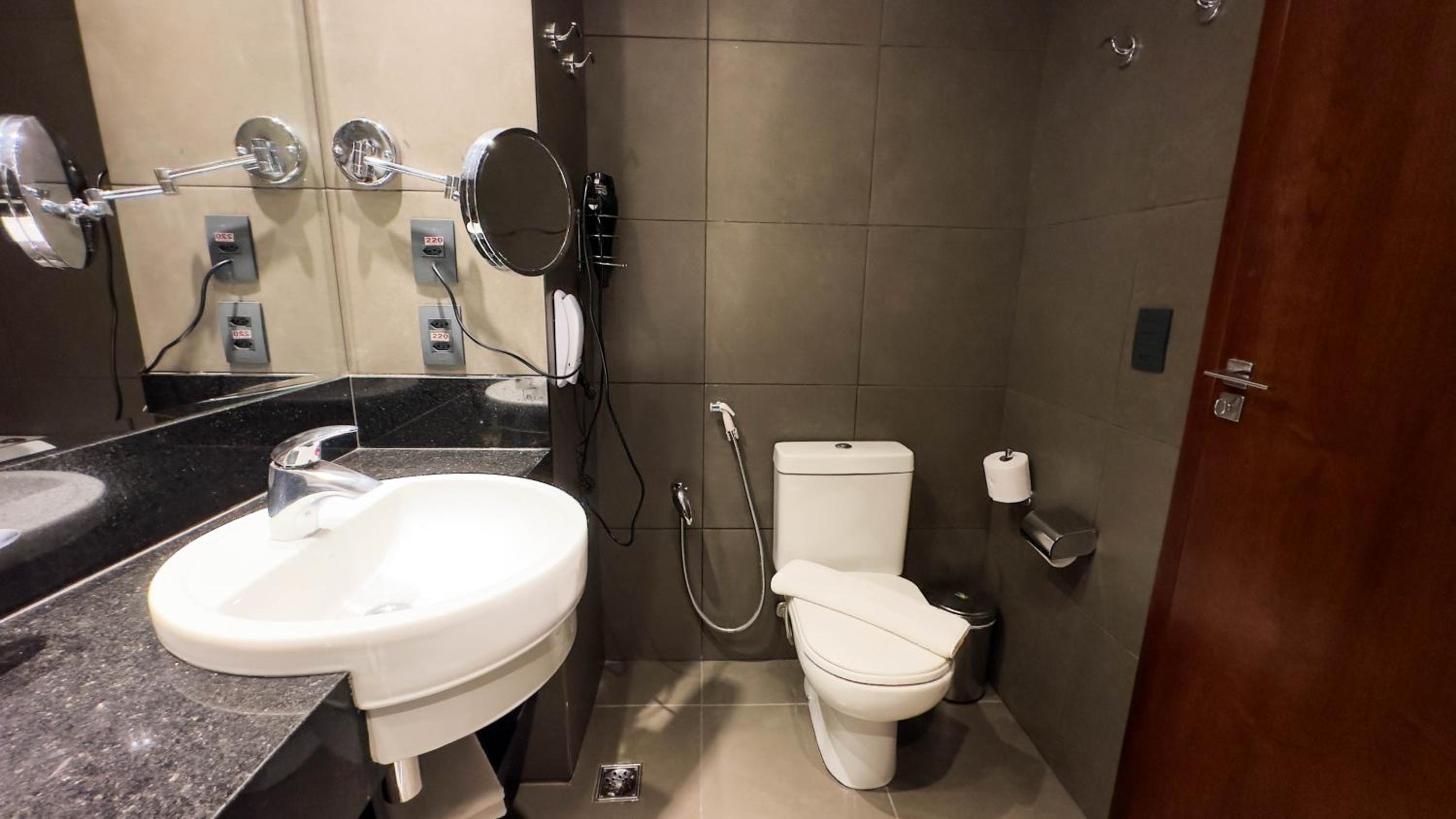 Deluxe King Room photo 3