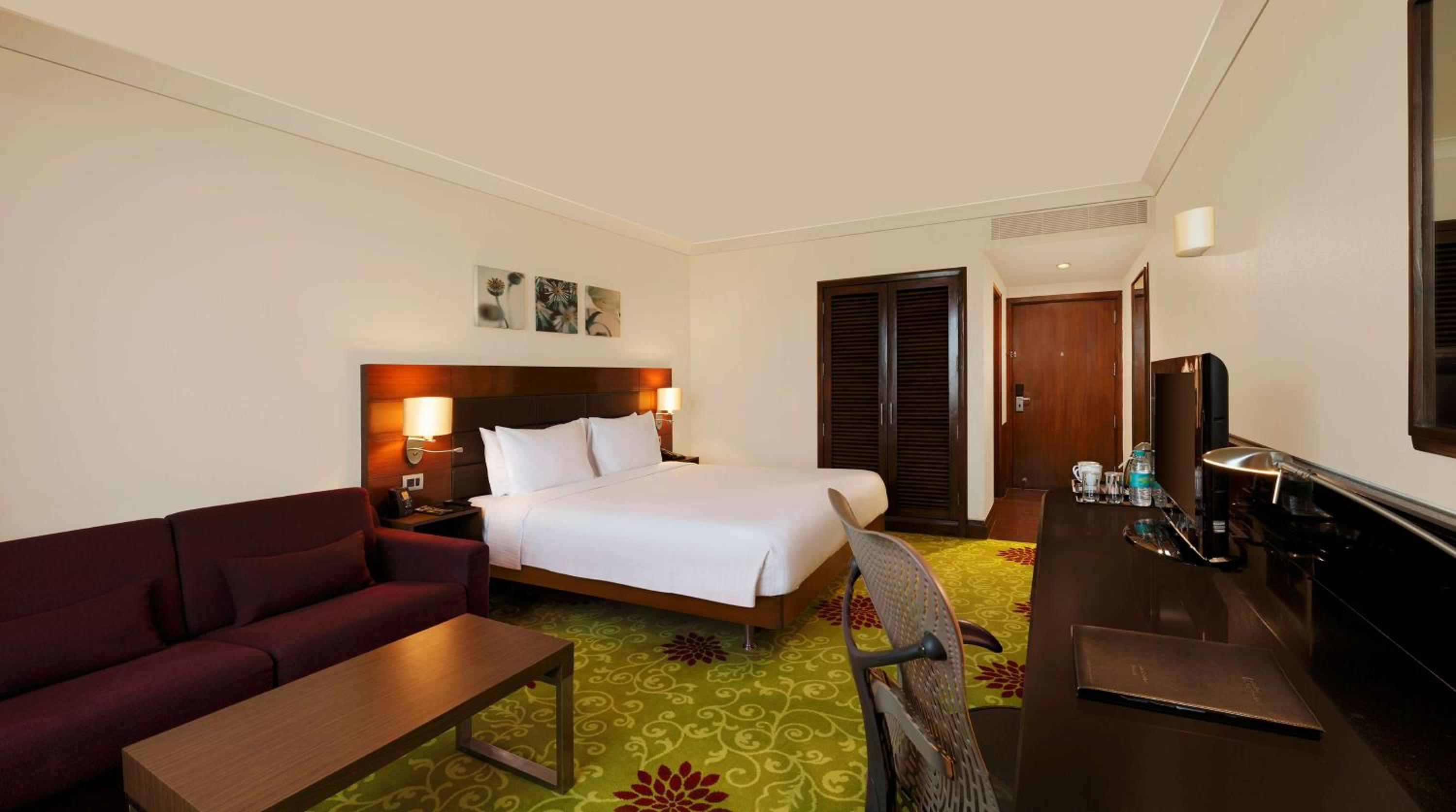 King Guest Room - Photo 1