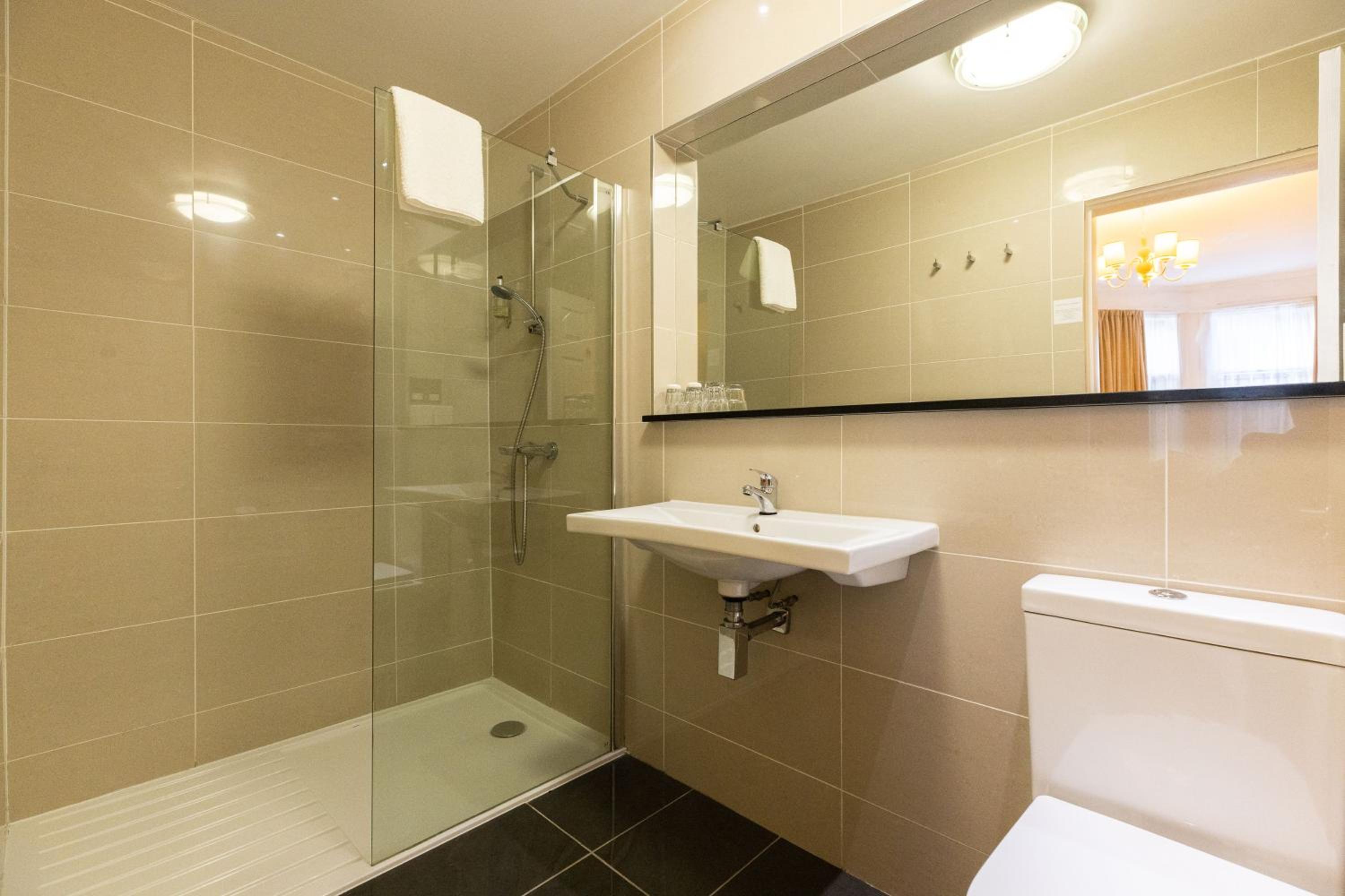 Small Double Room - Photo 2