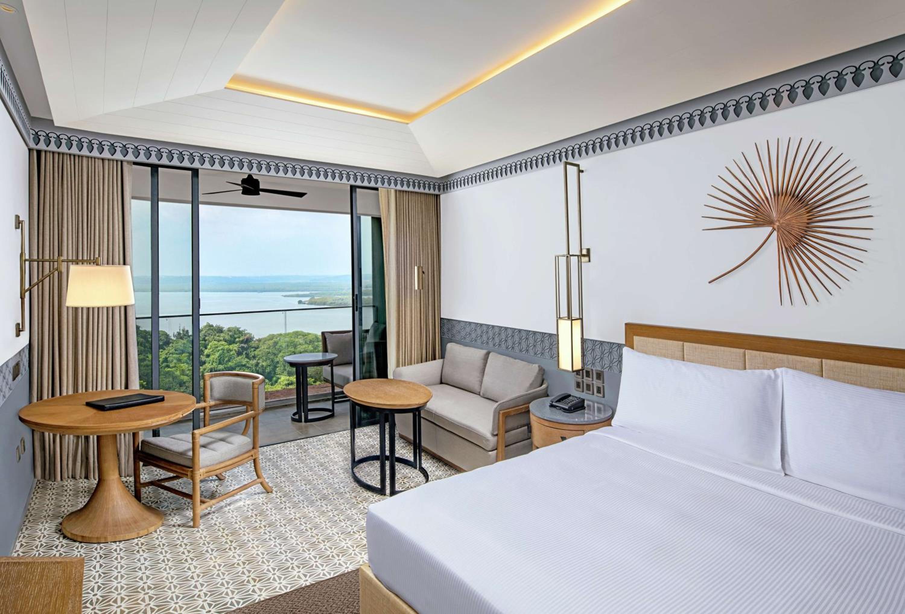 King Executive River View with Balcony photo 2