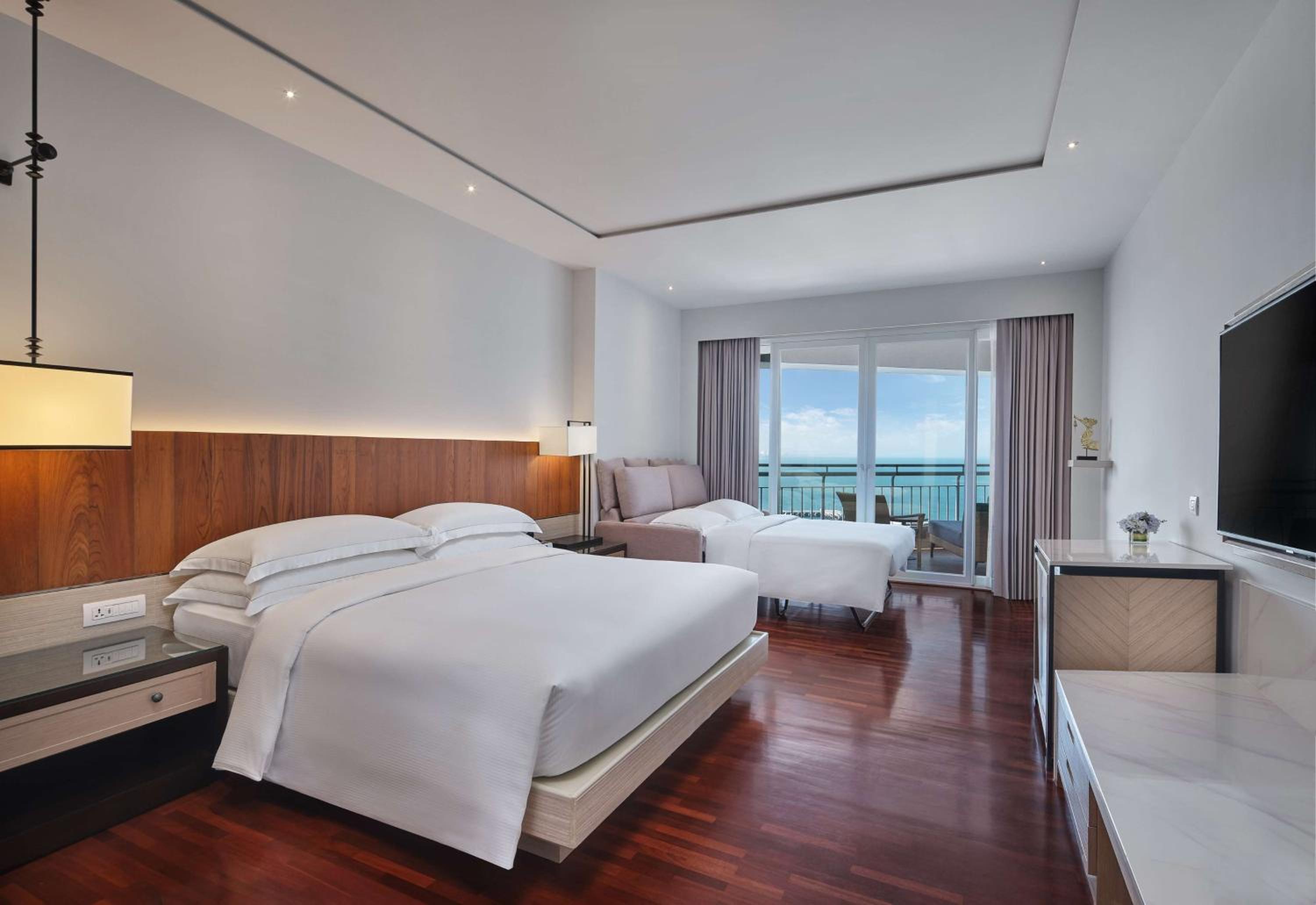 Premium Plus King Room with Ocean View - Photo 1