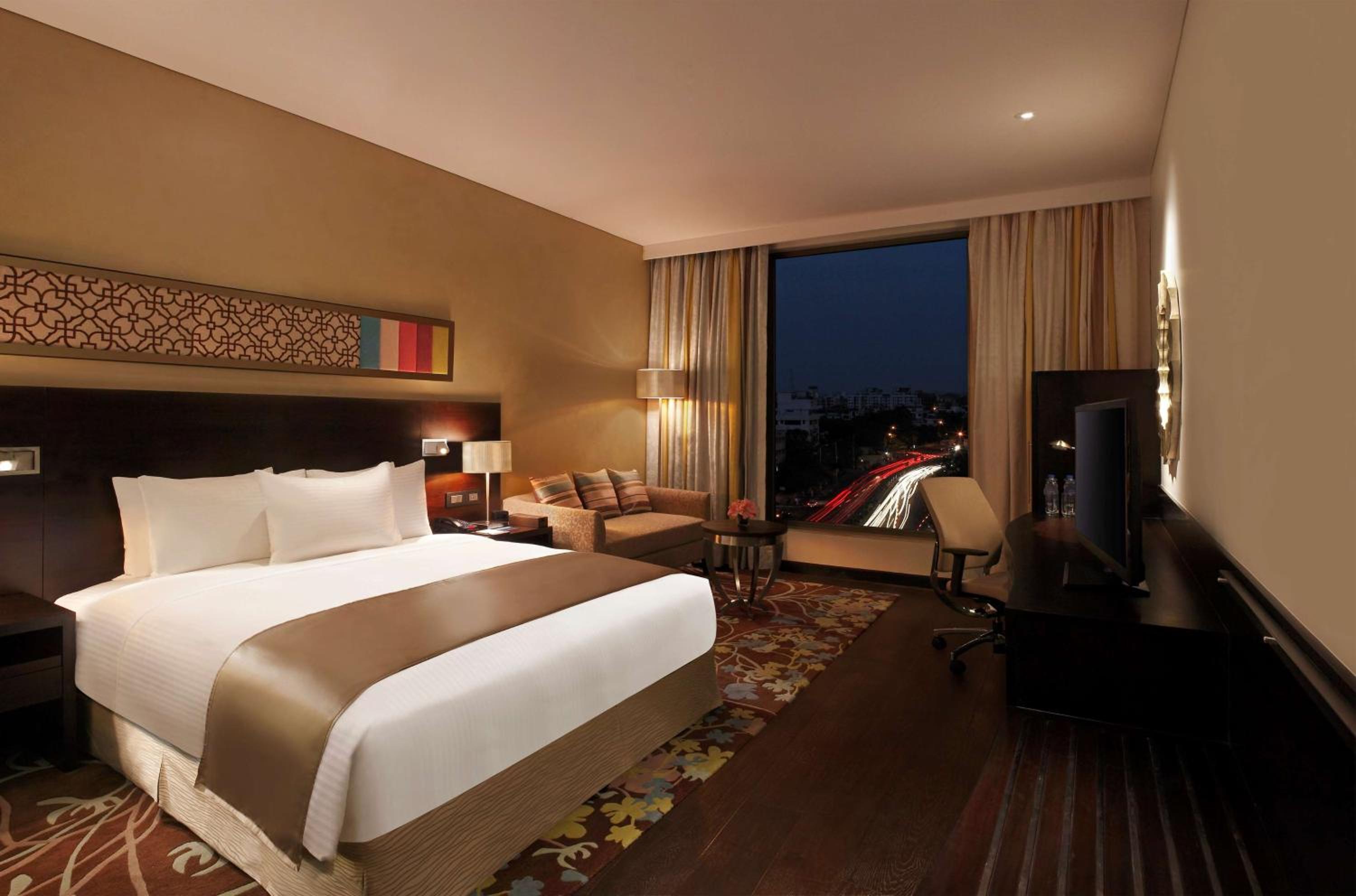 Deluxe Twin Room with Terrace and Lounge Access
