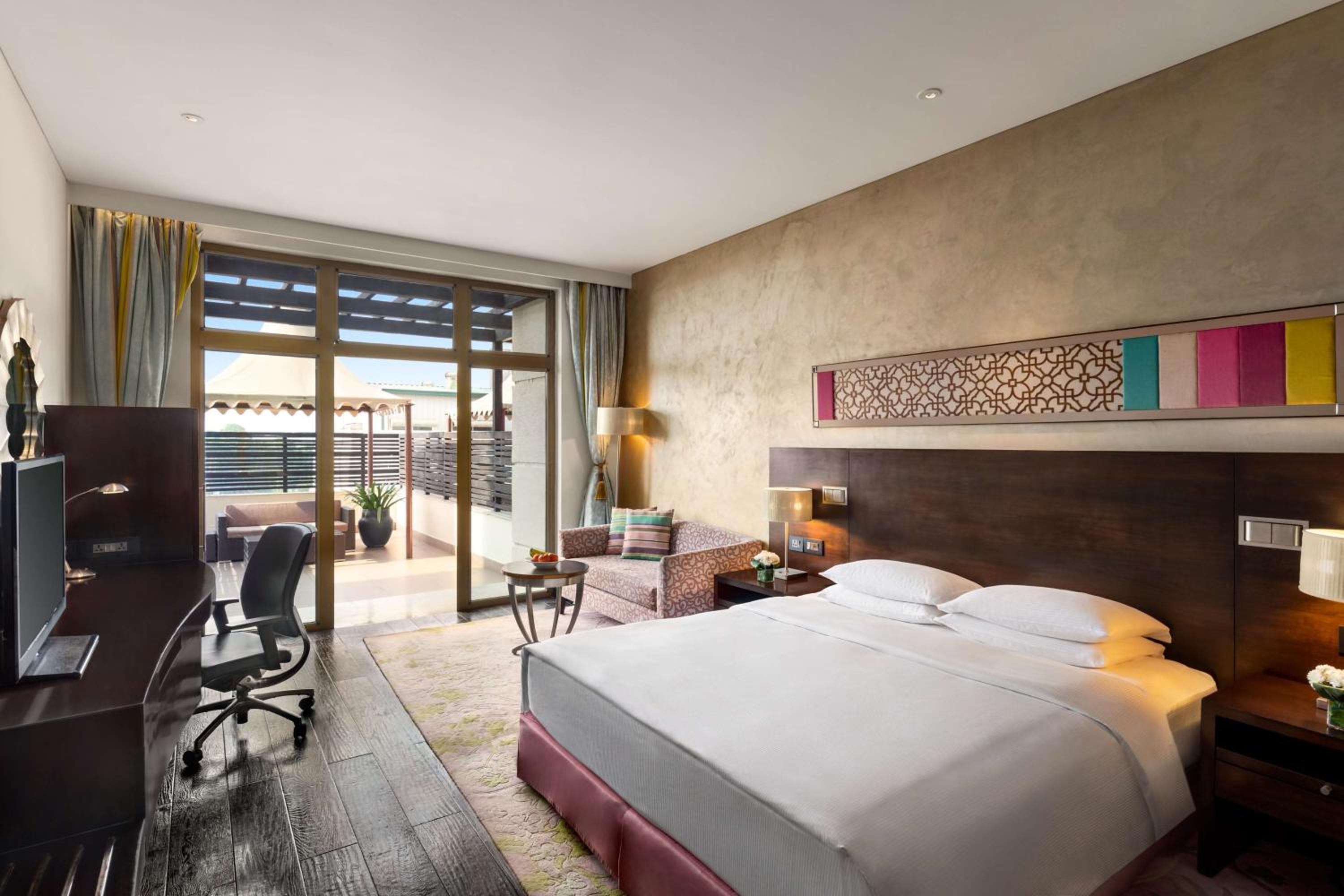 Executive Twin Room with Access to Executive Lounge