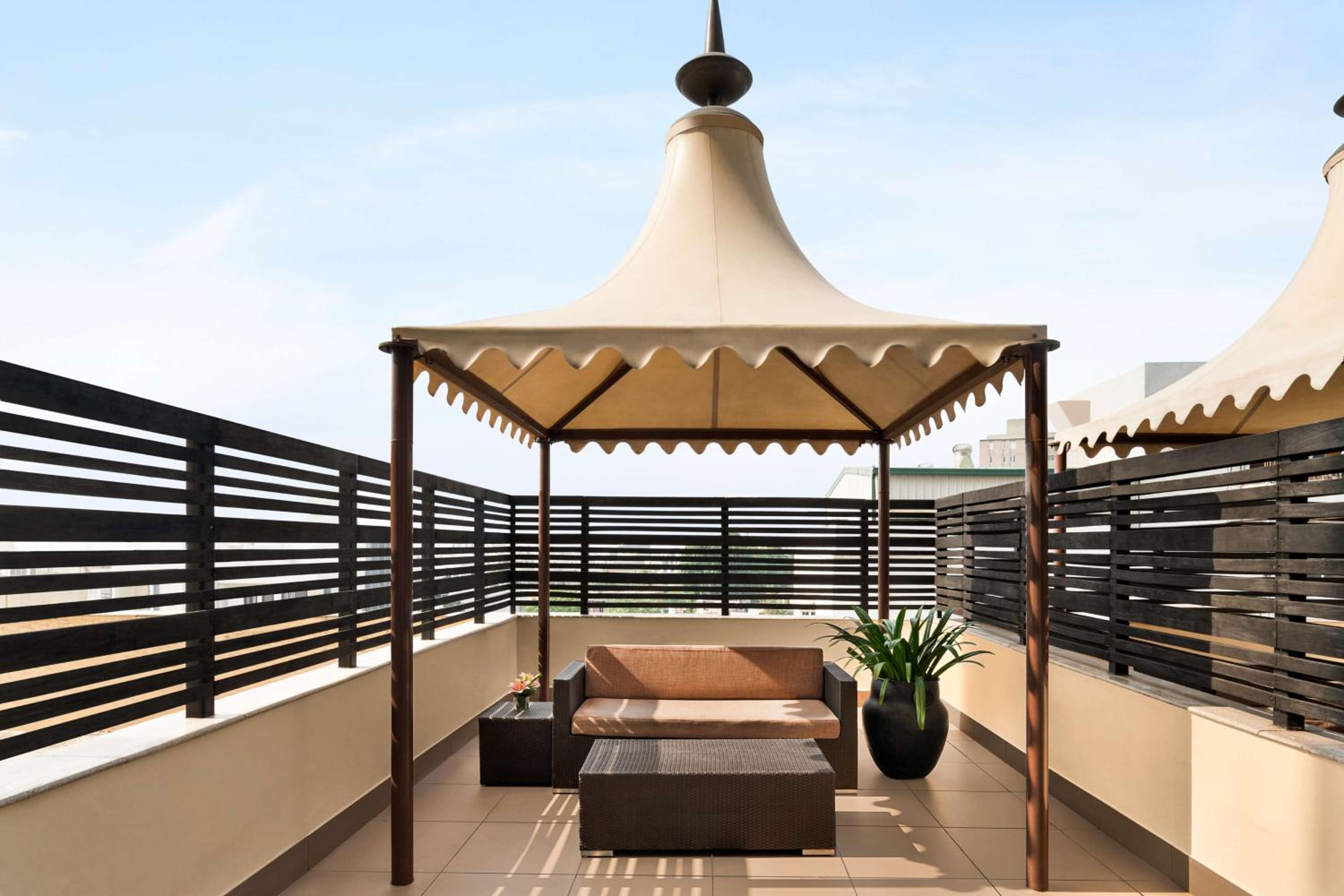 Executive Twin Room with Access to Executive Lounge
