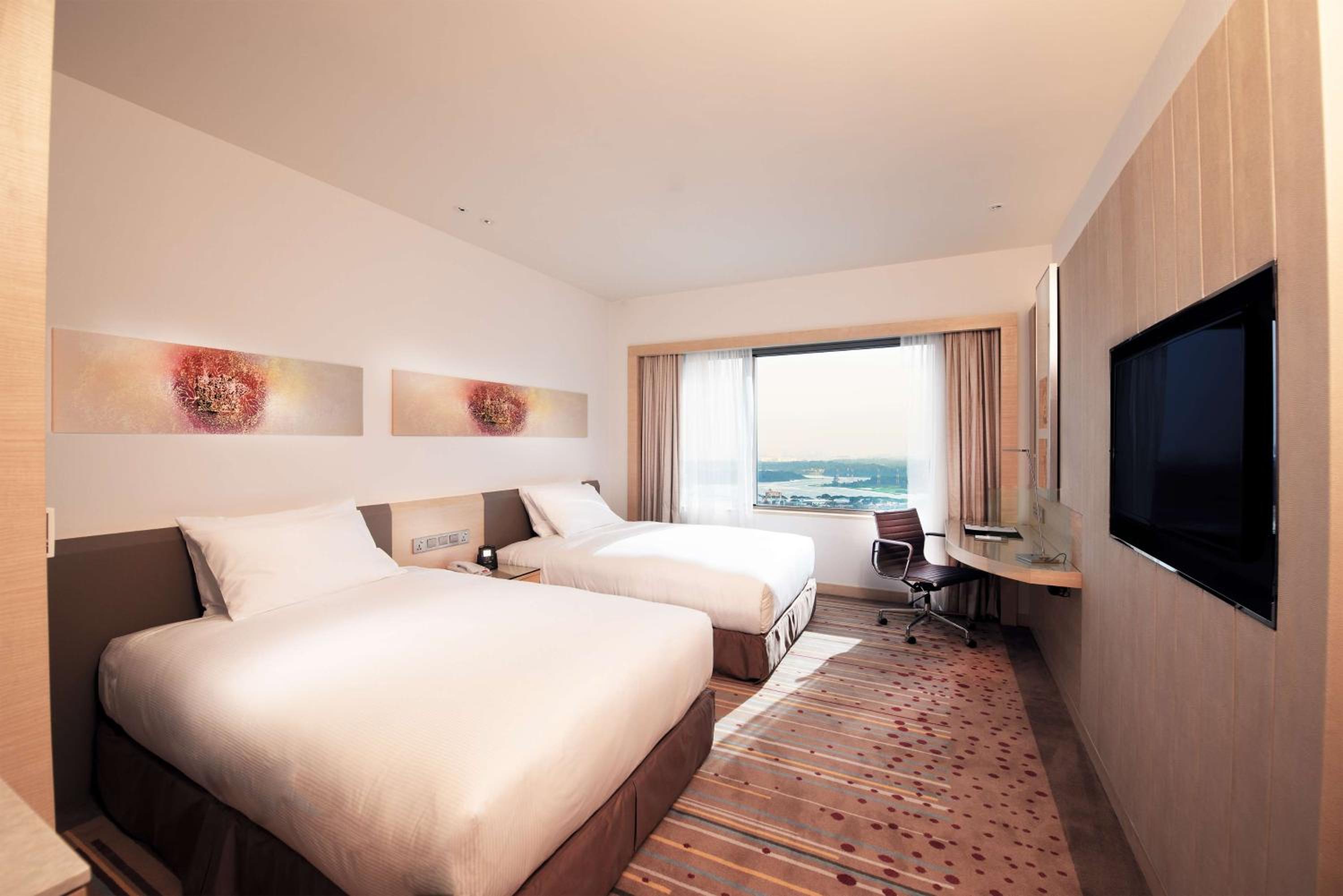 Deluxe Twin Room High Floor - Photo 8