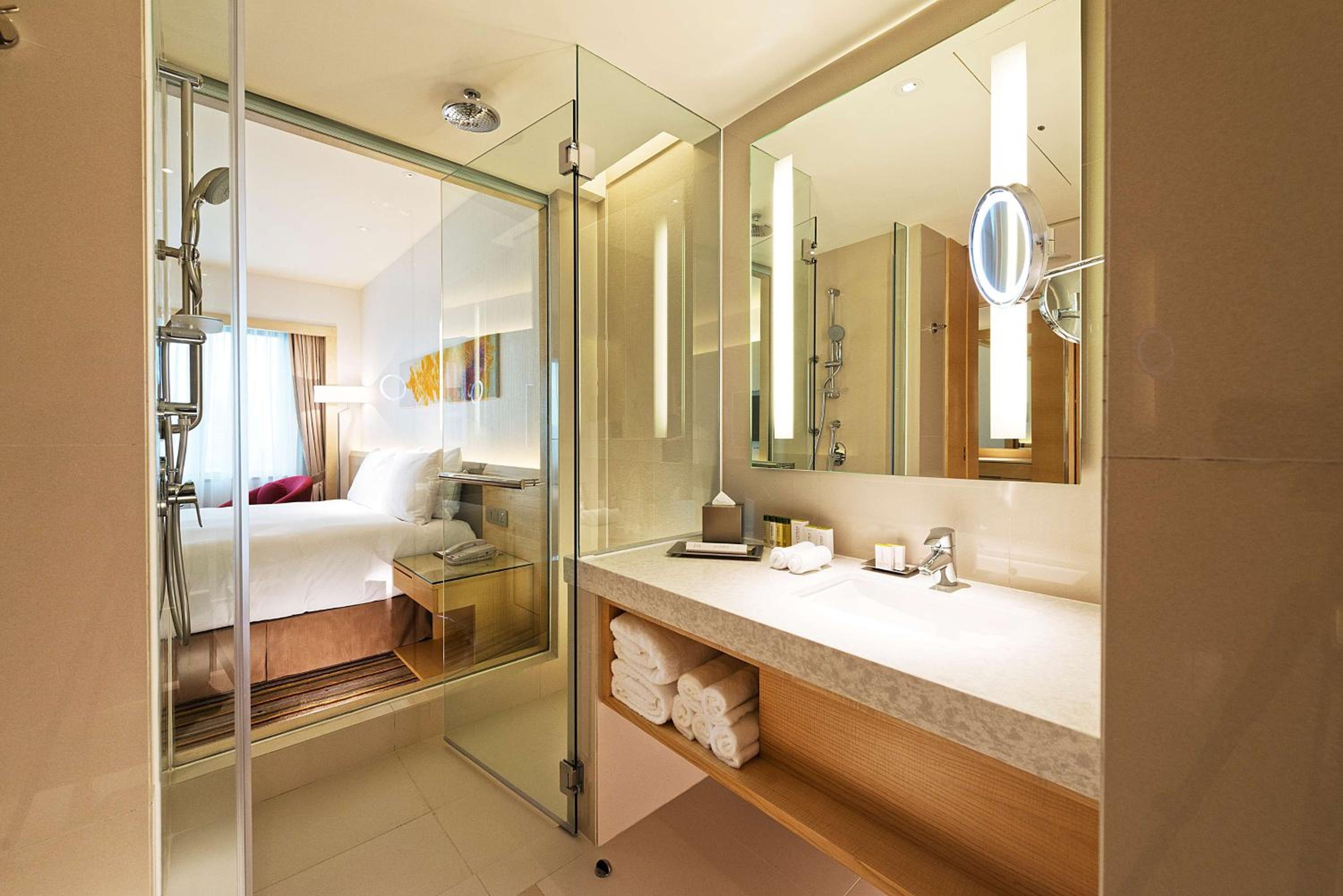 Deluxe Twin Room High Floor - Photo 7