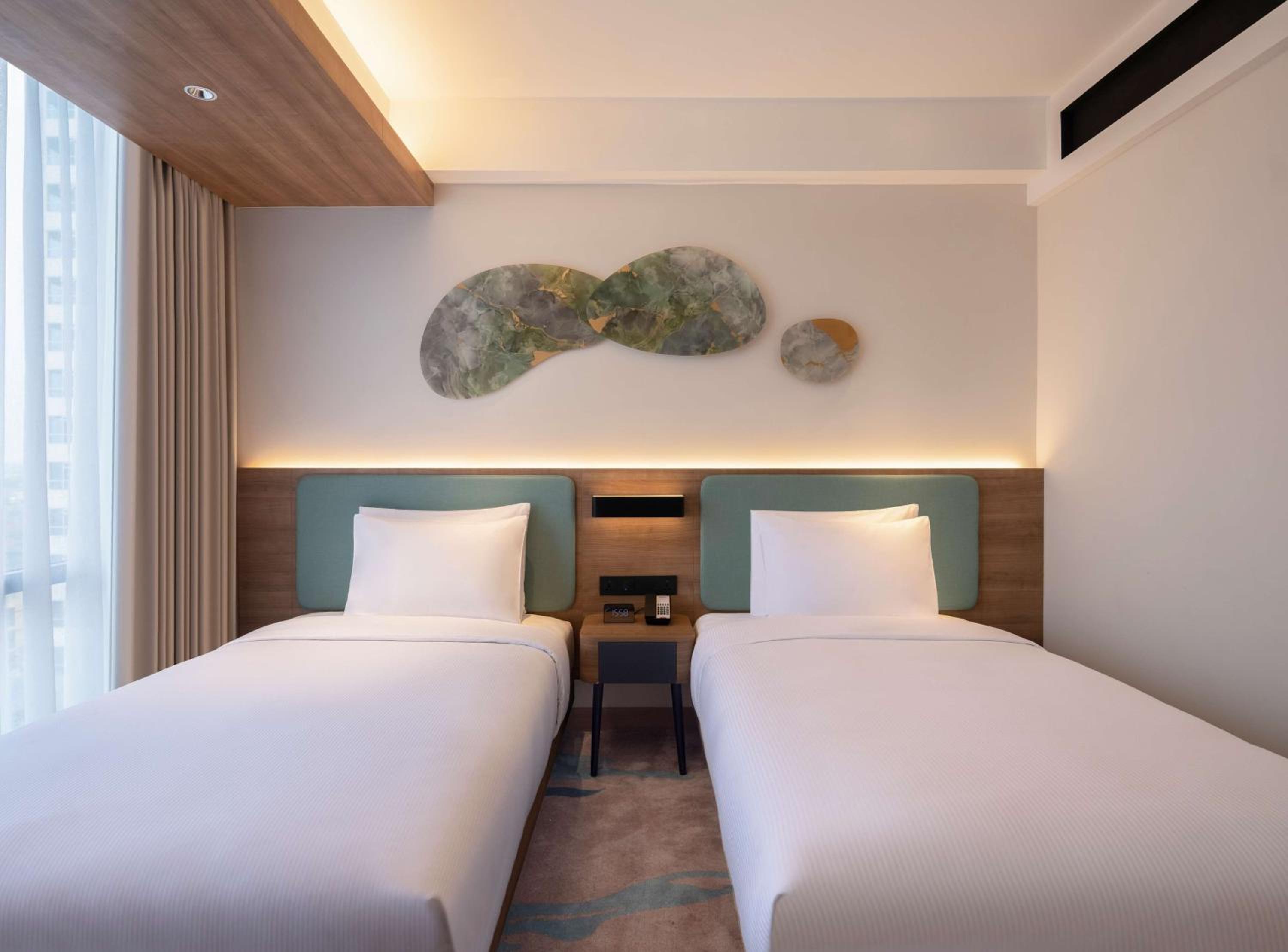 Twin Room - Photo 5