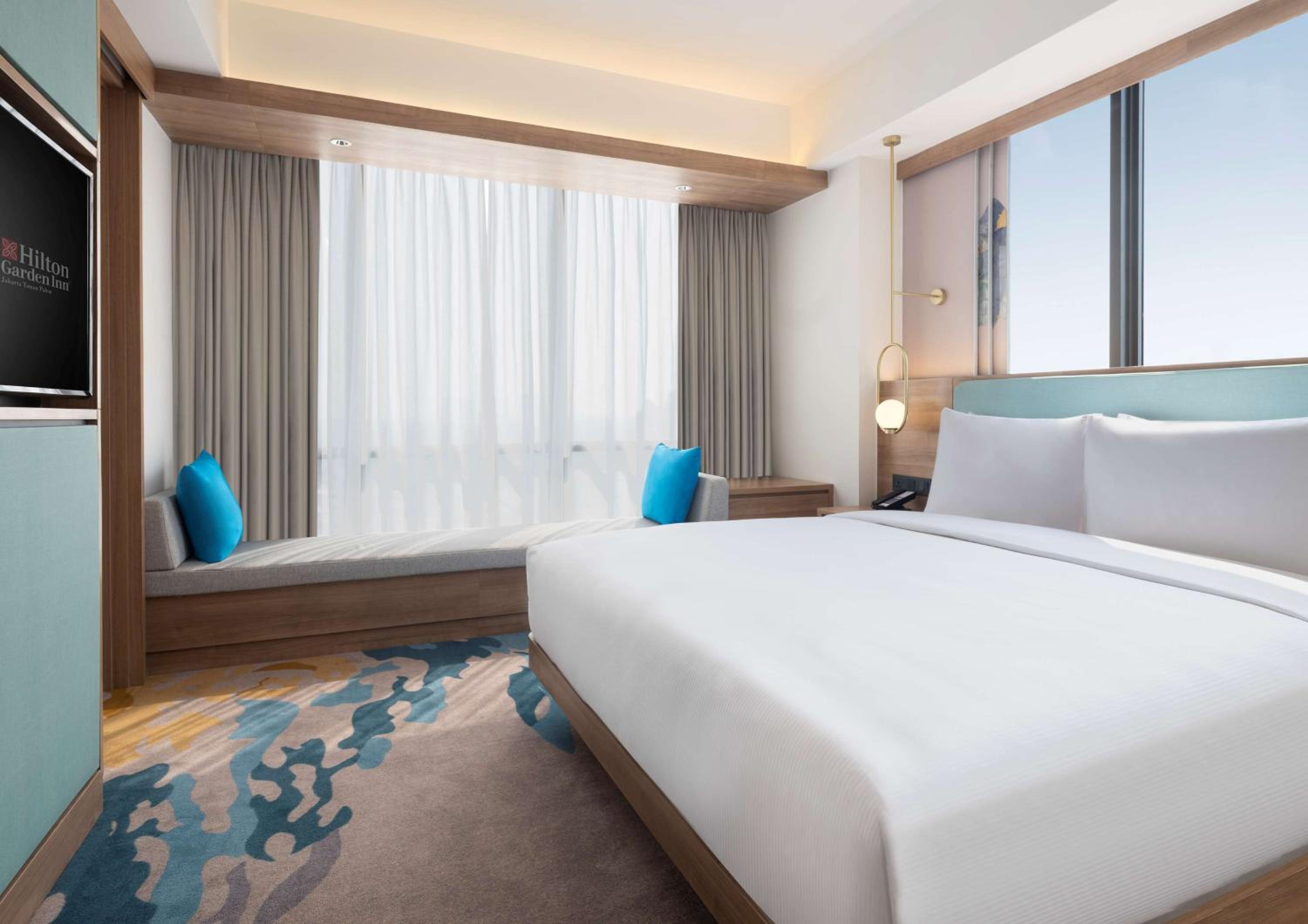 Family King Suite - Photo 3