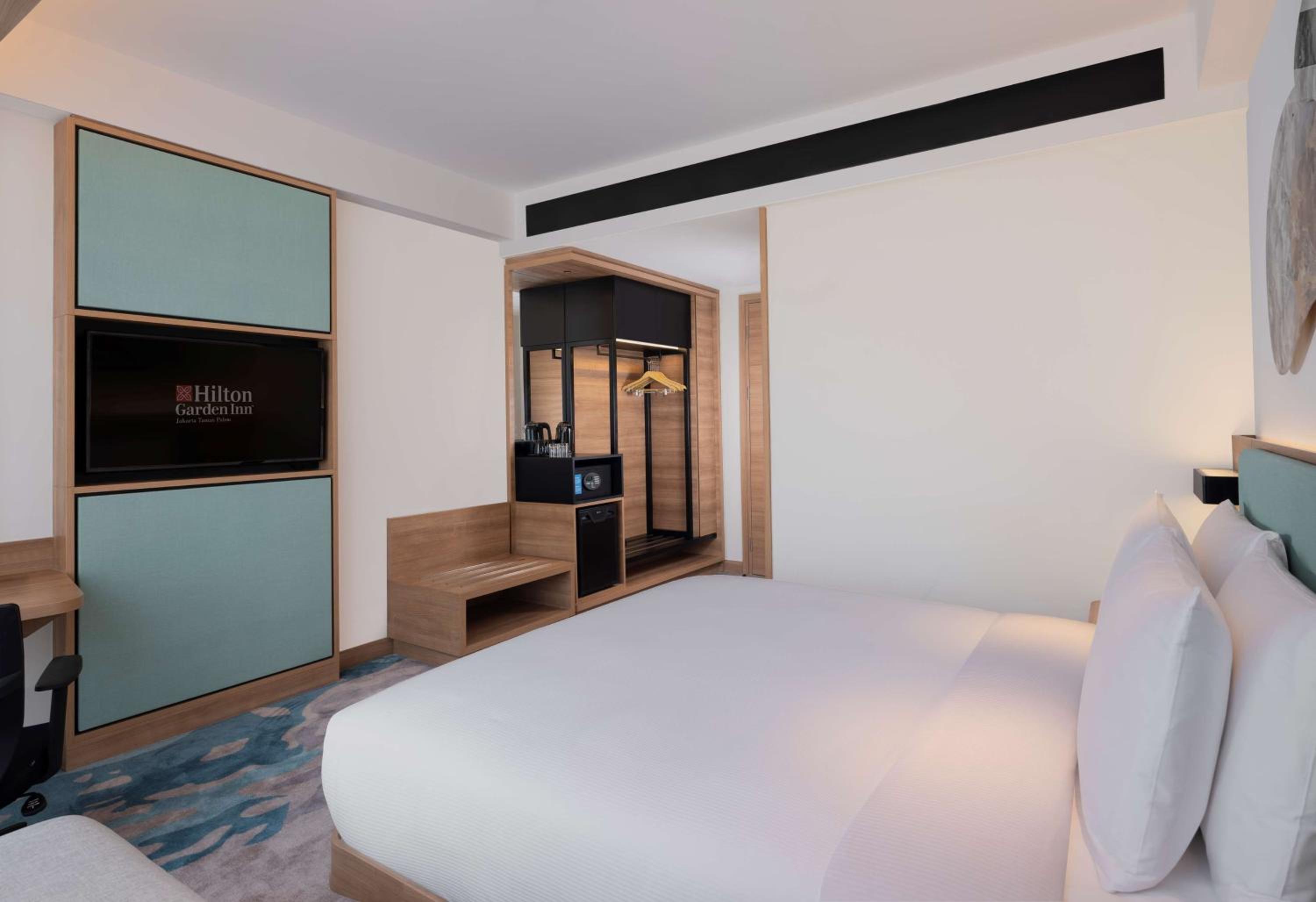 King Guest Room - Photo 3