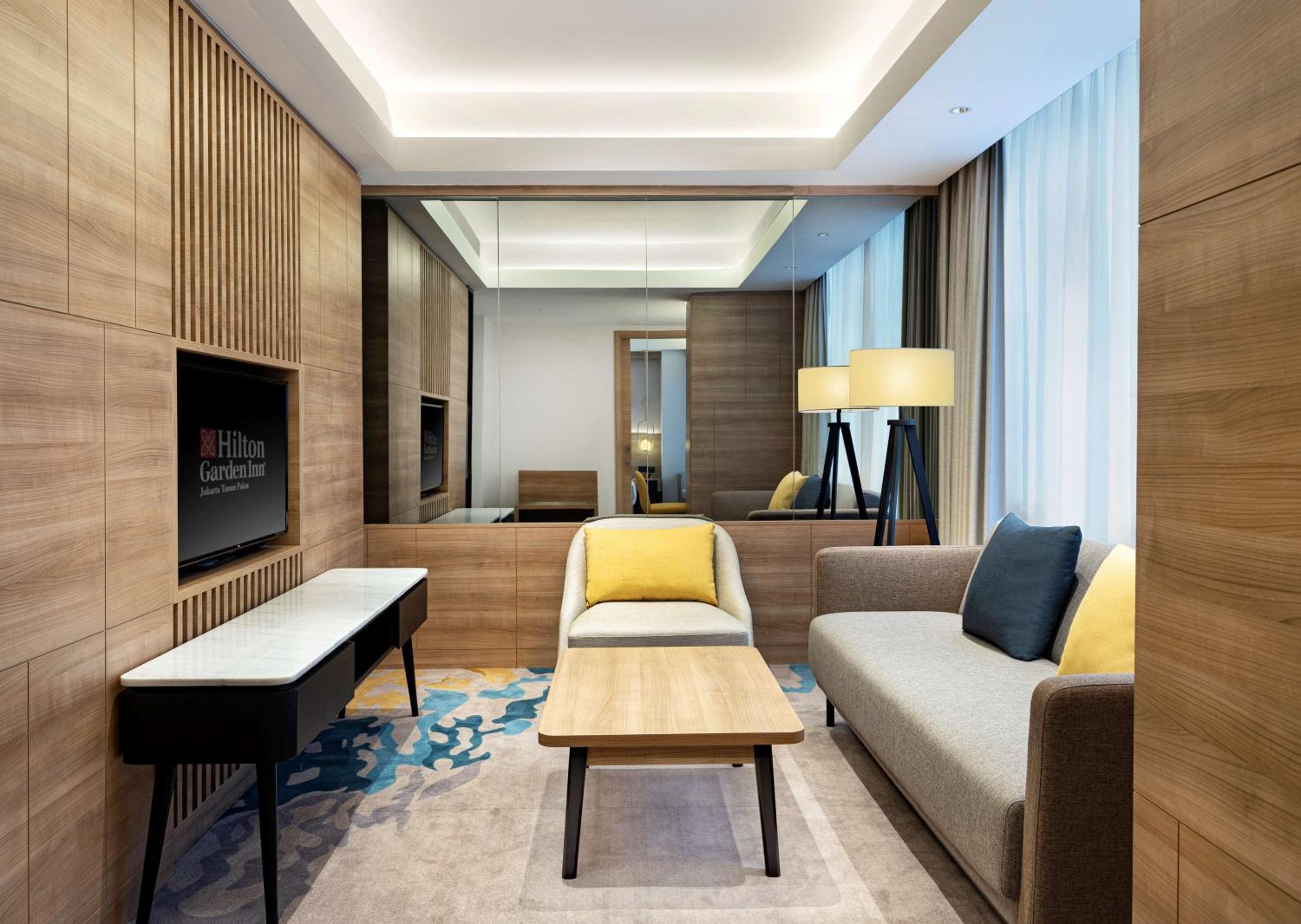 One-Bedroom King Suite - Photo 3