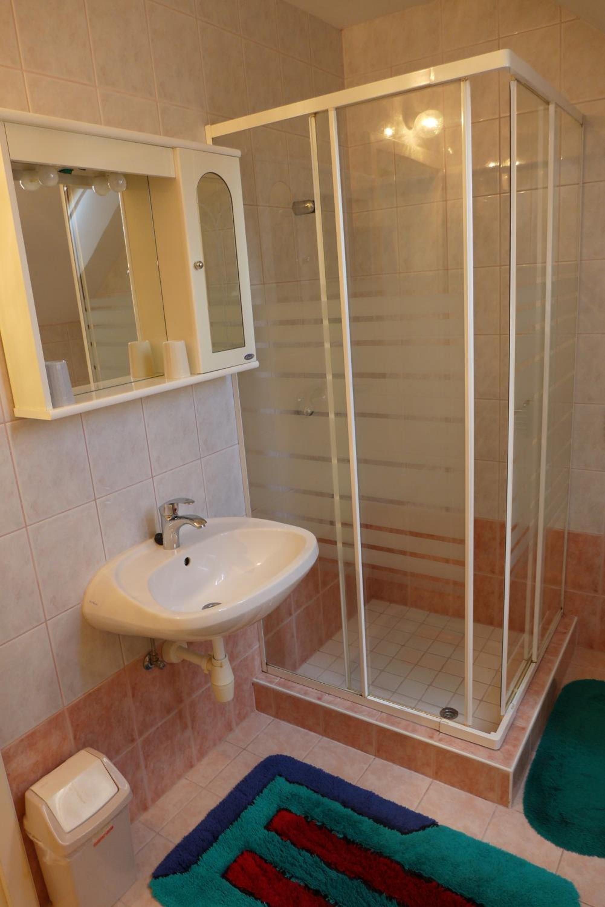 Deluxe Double Room with Shower photo 2