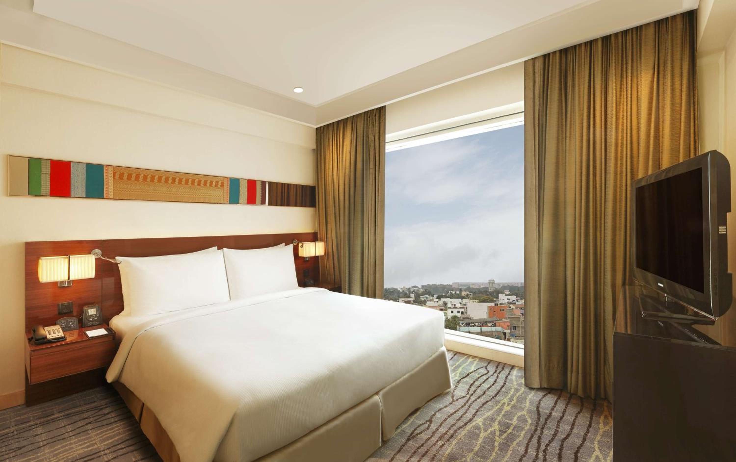Junior King Suite - Lounge Access - Photo 1
