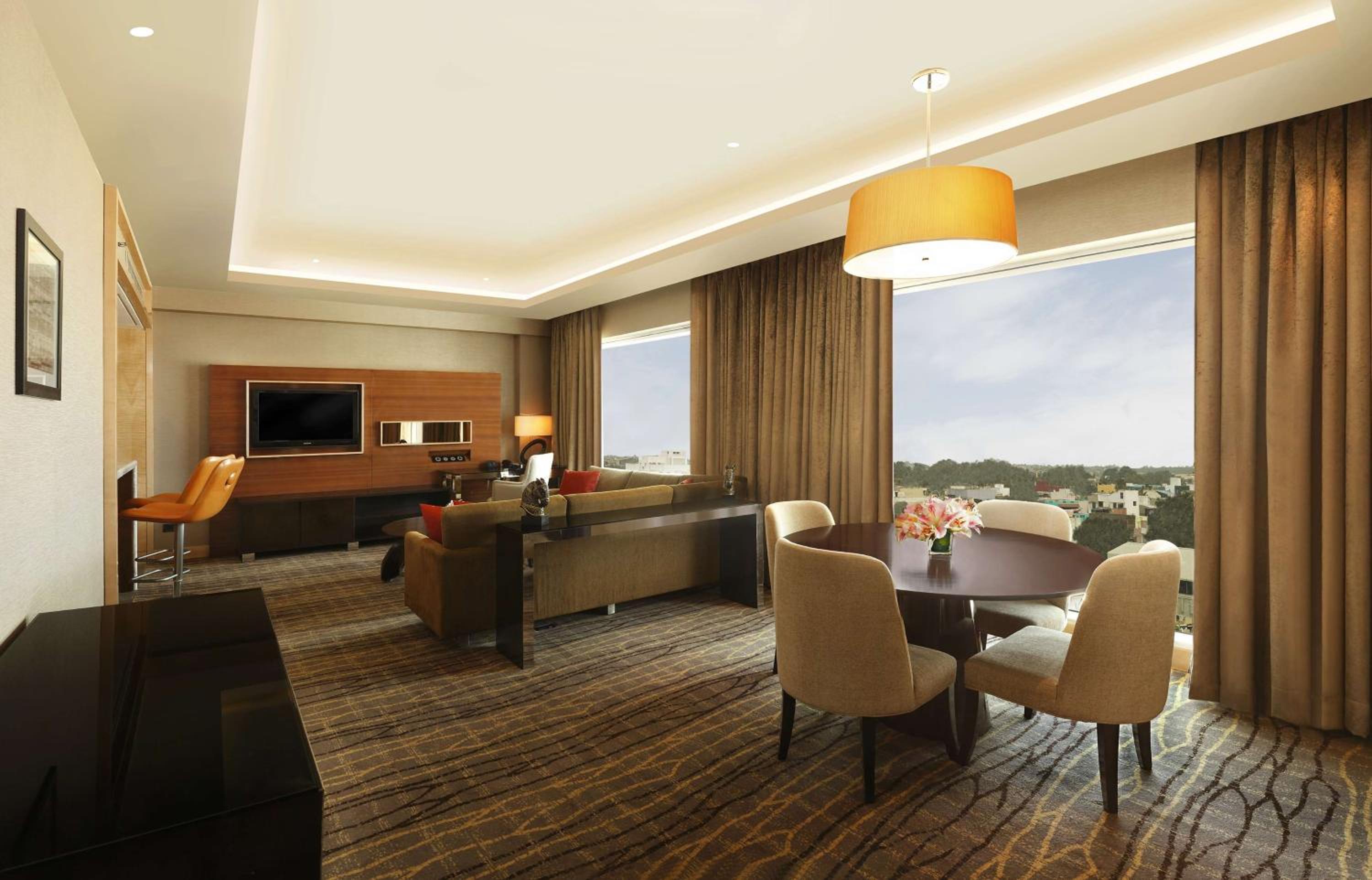 Executive King Suite with Lounge Access - Photo 6