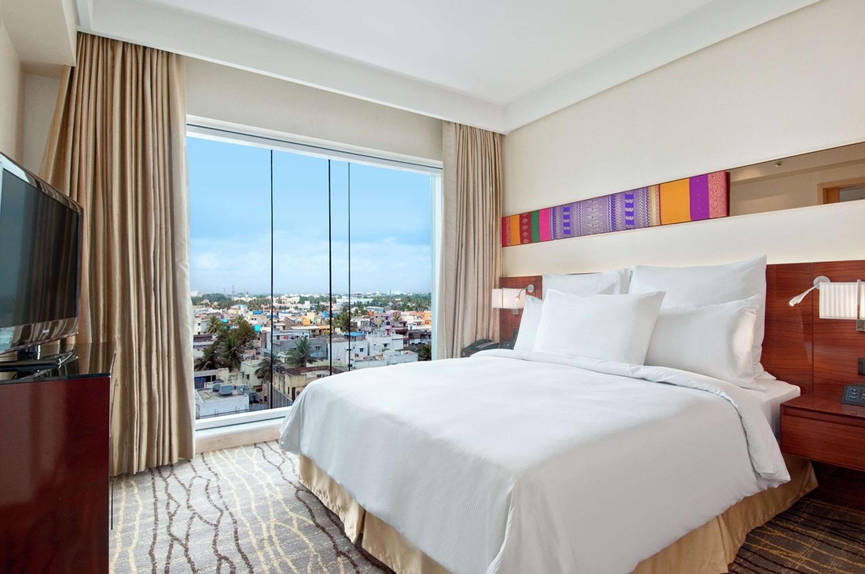 Junior King Suite - Lounge Access - Photo 2