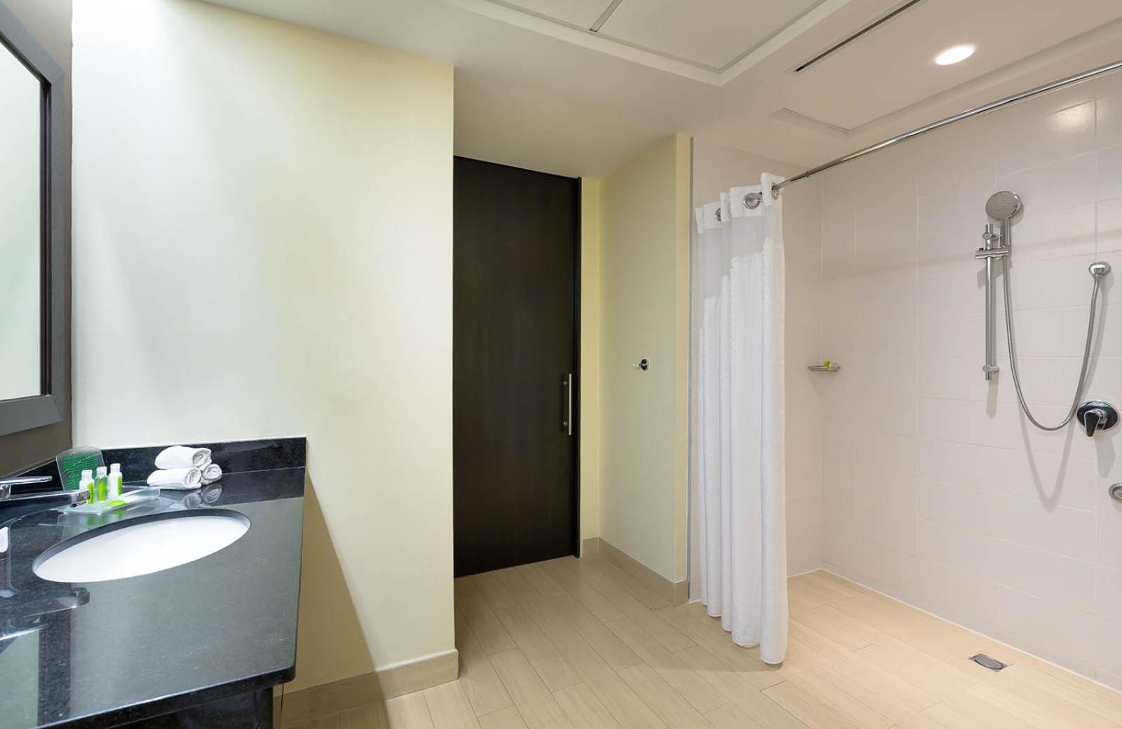 Standard Double Room with Two Double Beds - High Floor