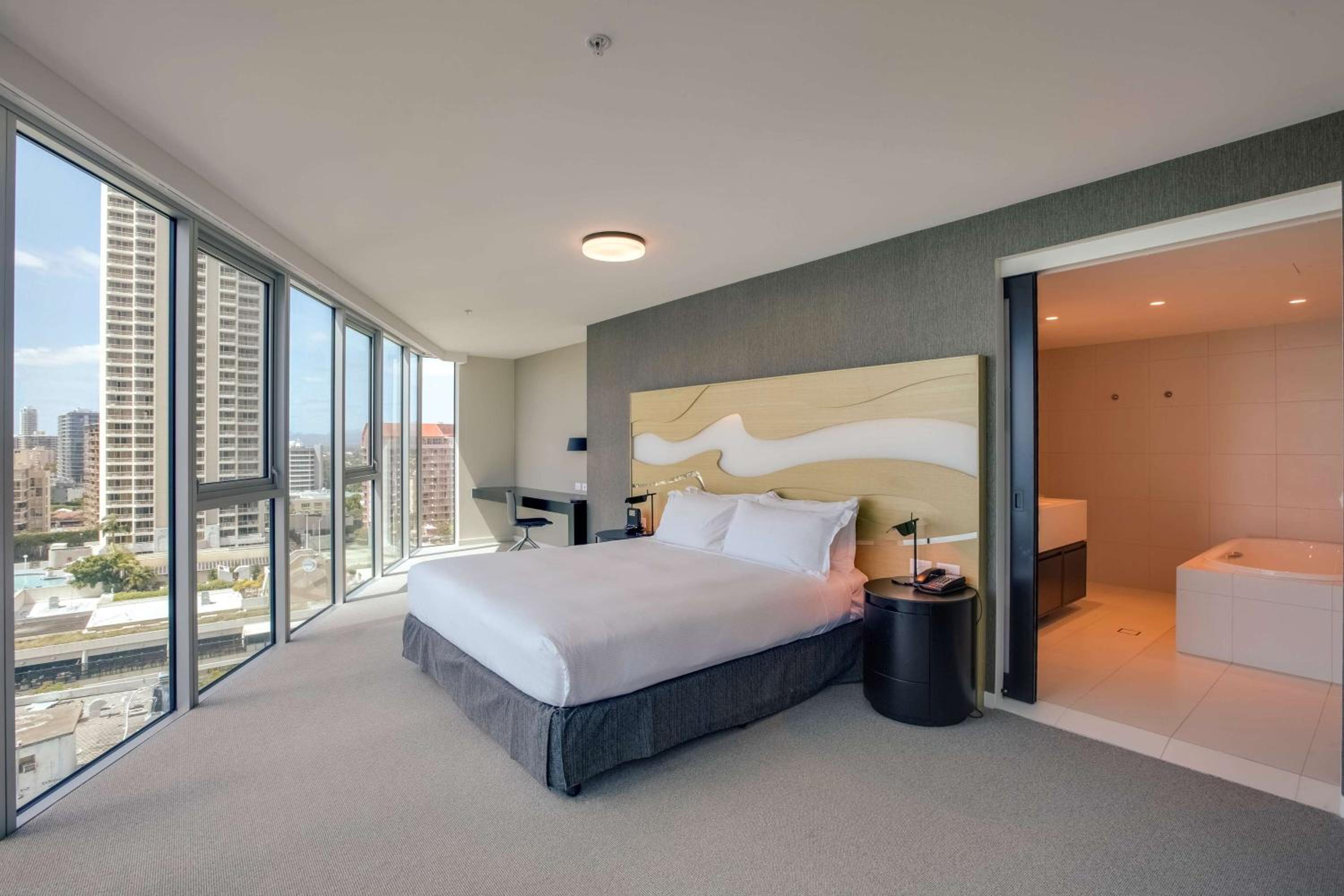 Ocean Panorama Room with Executive Lounge Access photo 3