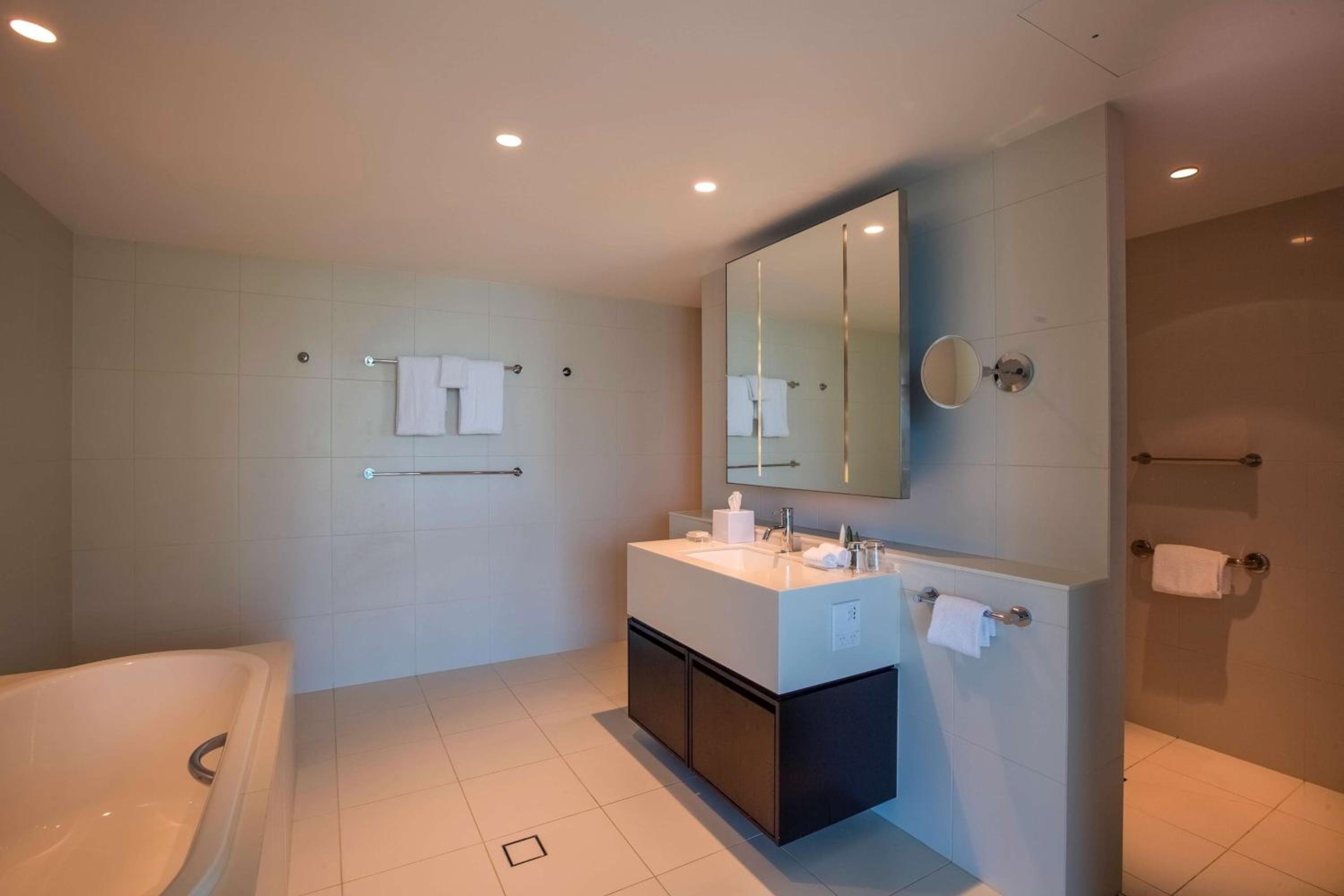 Ocean View Suite with Executive Lounge Access photo 2