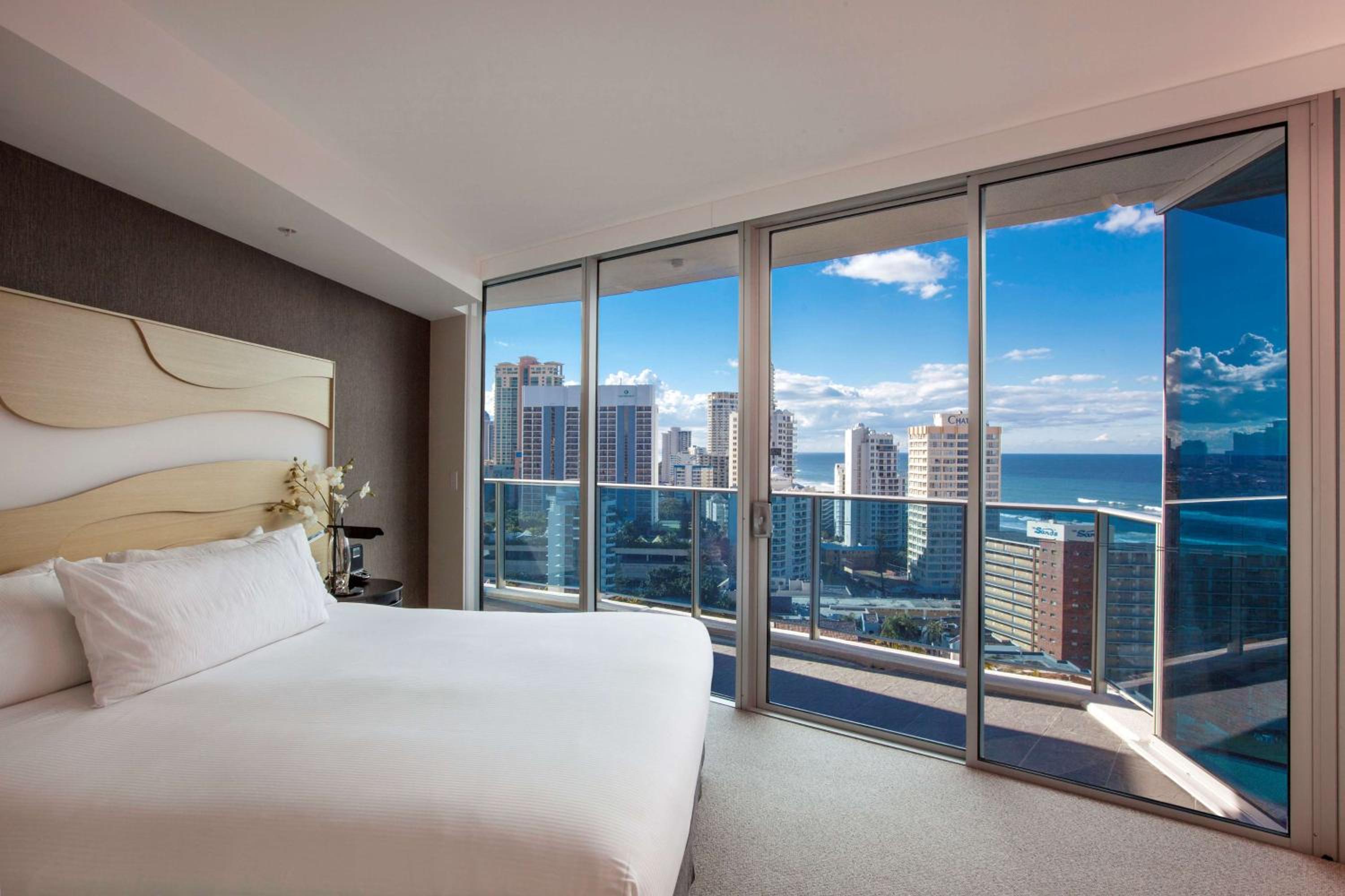 Ocean View Suite with Executive Lounge Access photo 3