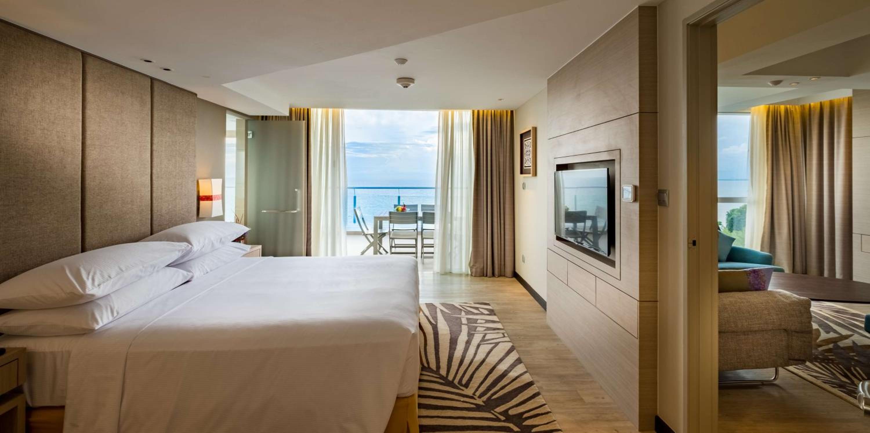 King Suite with Bath Tub and Terrace - Sea View - Photo 6