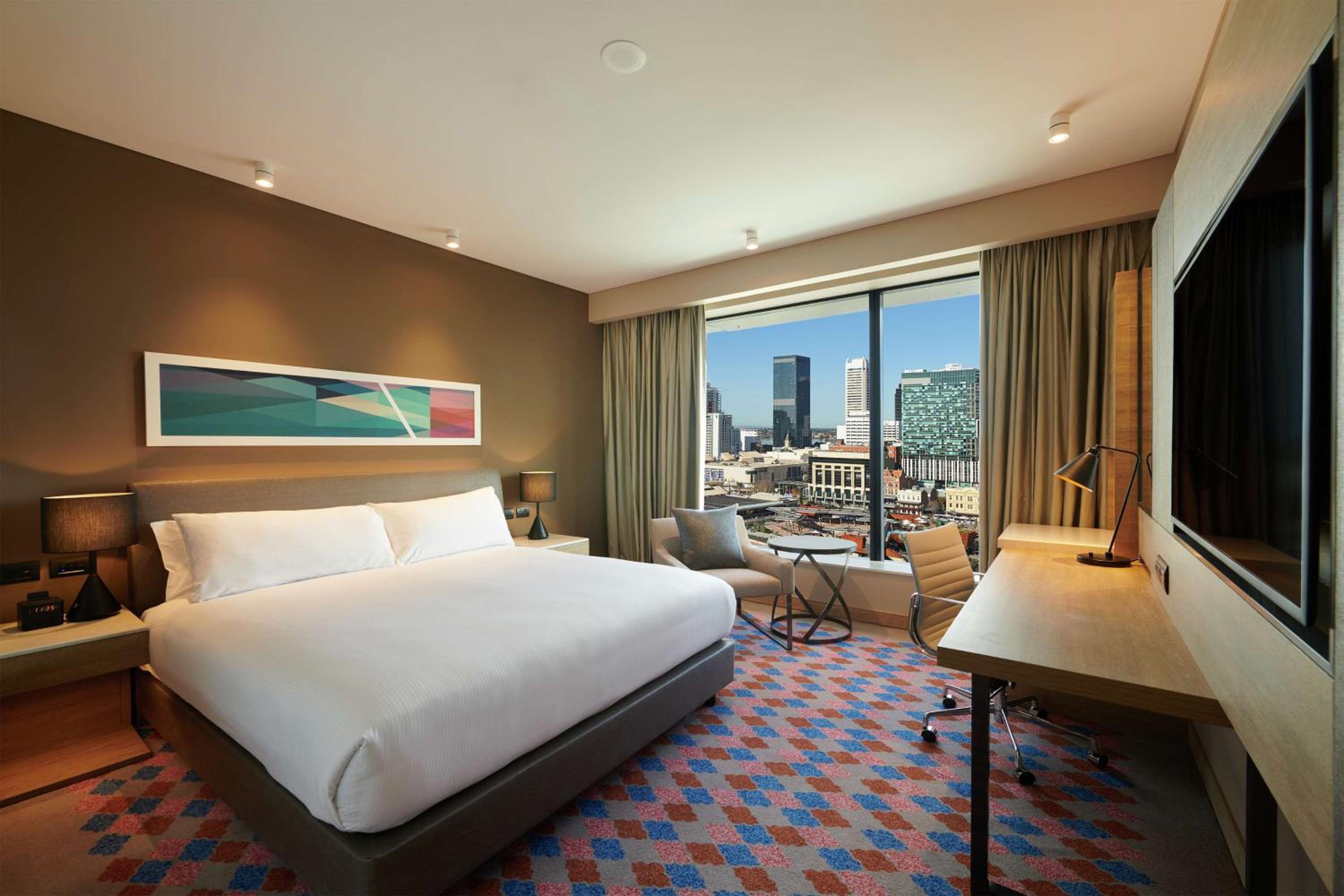 Deluxe King Room with Panoramic View - High Floor