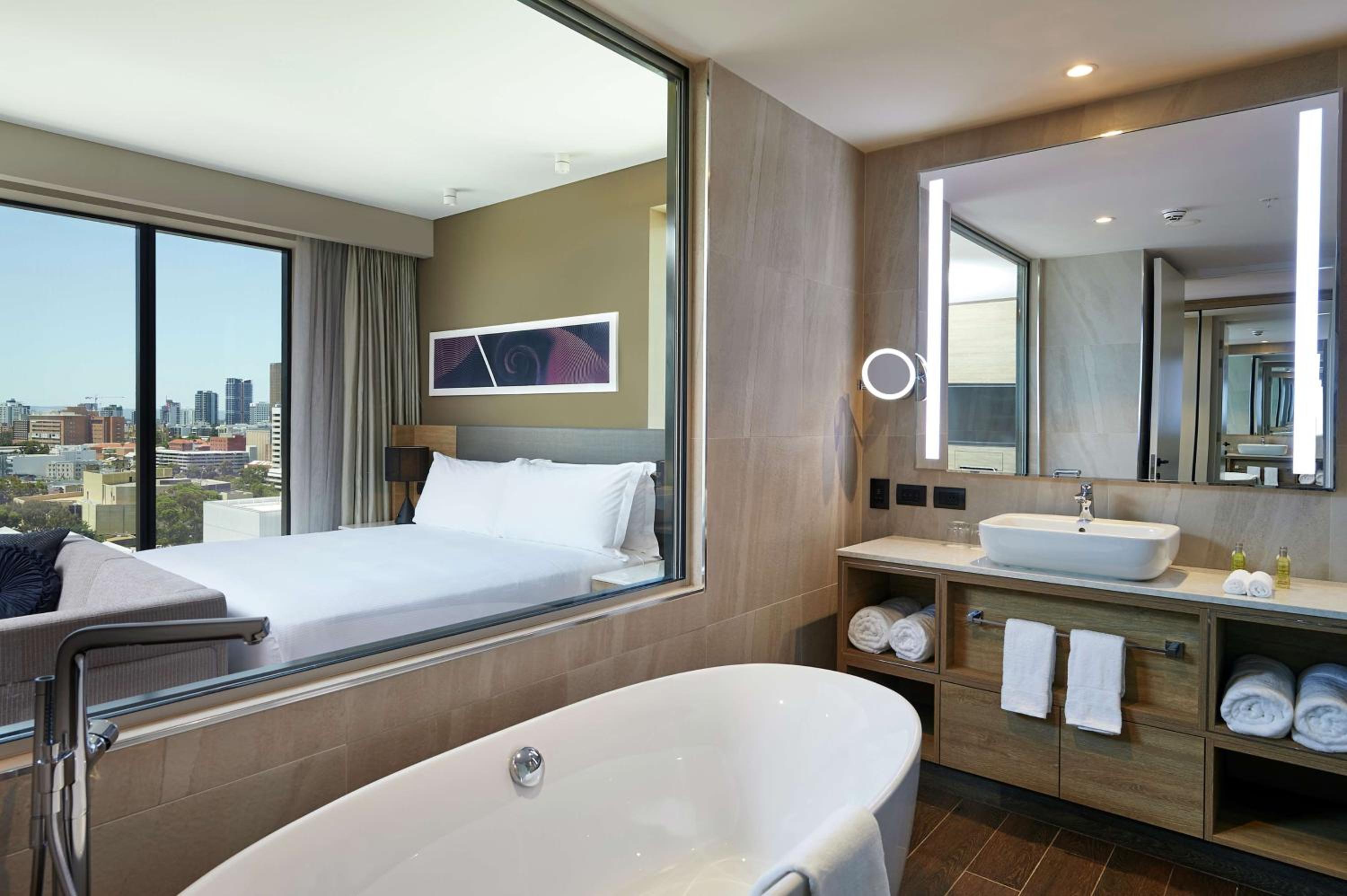Junior Suite with Bath Tub - Panoramic View