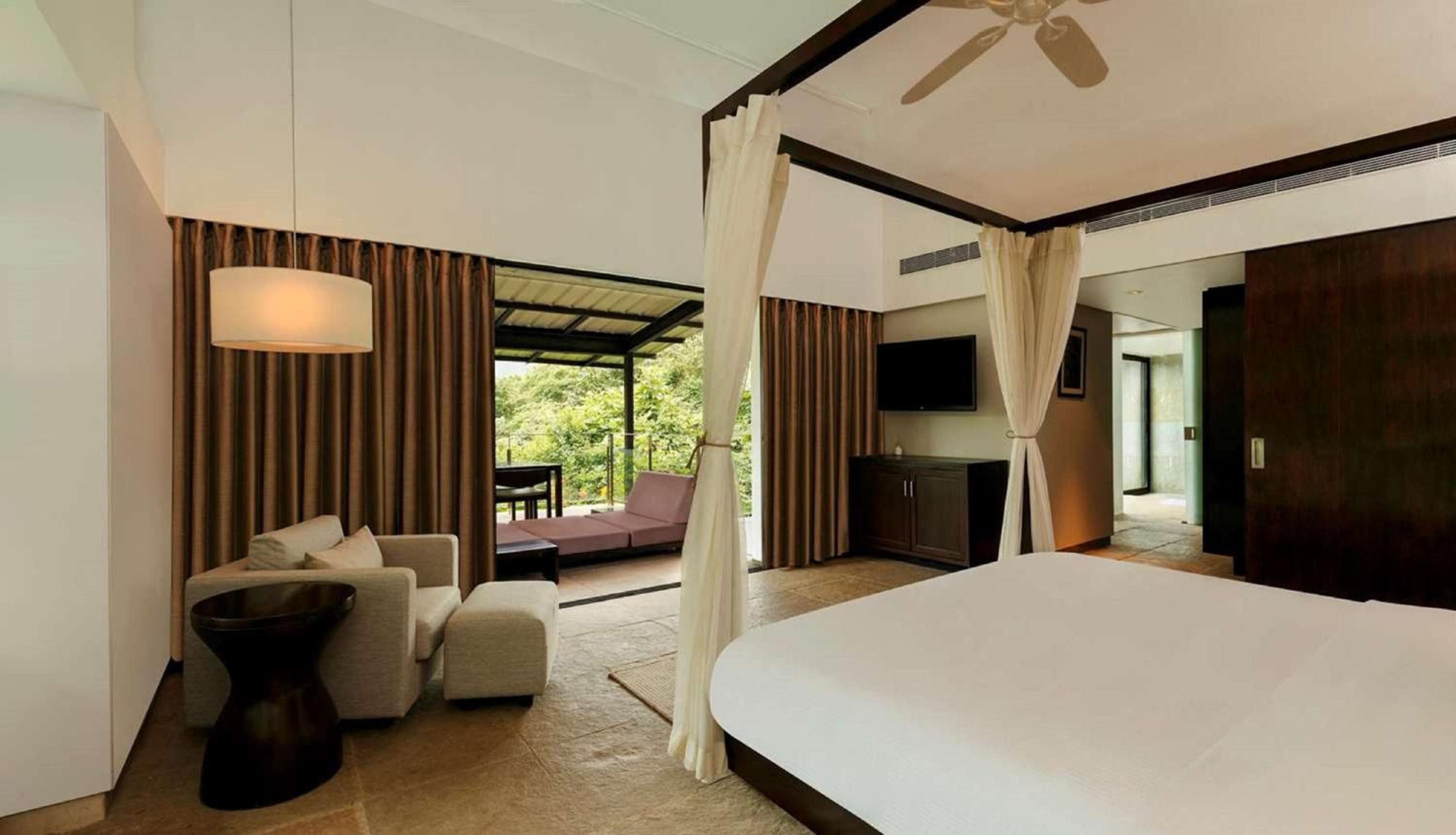 Hill Side Villa with All-inclusive meals, wellness consultation and learning activities