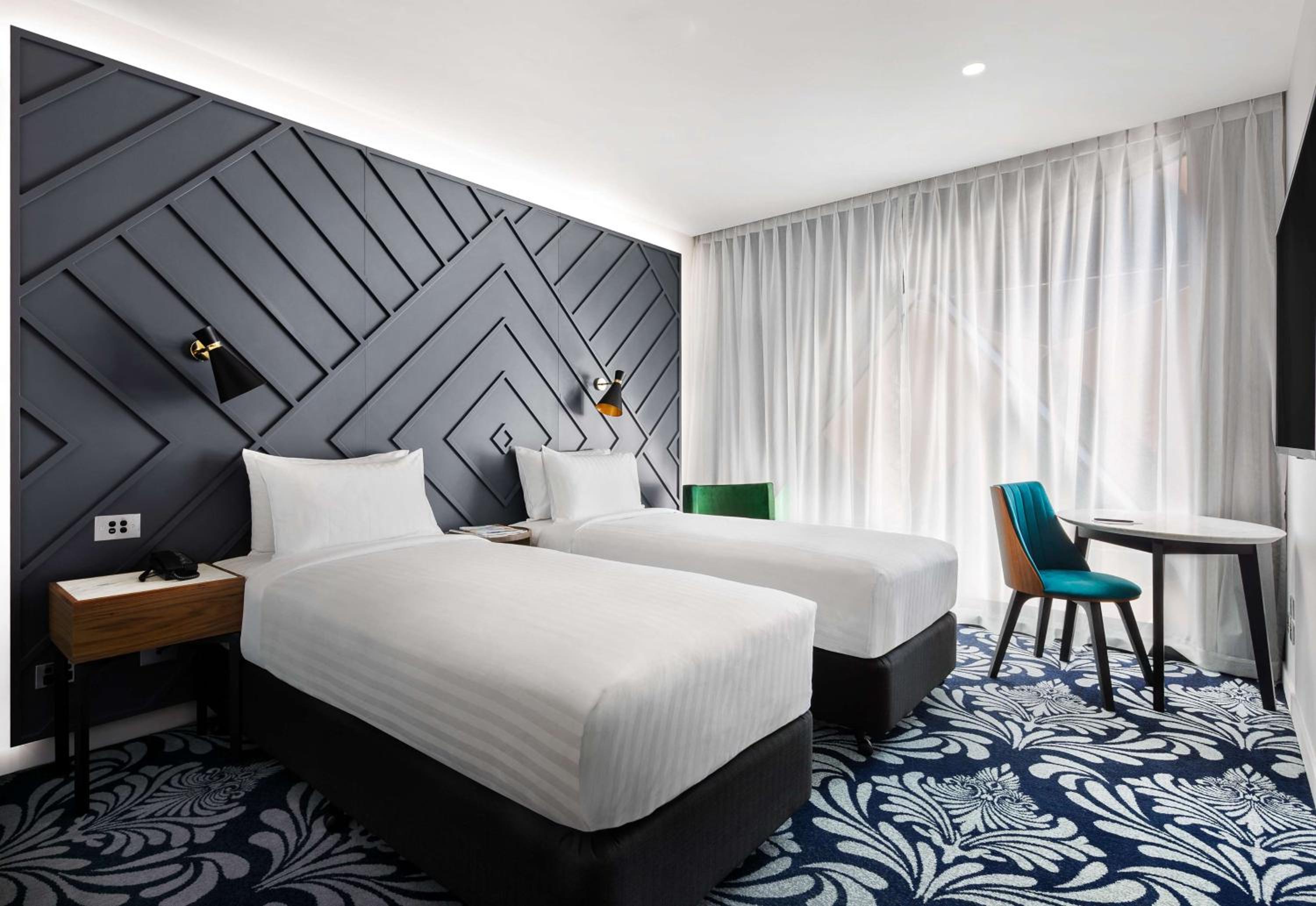 Twin Acacia Room thumbnail 6
