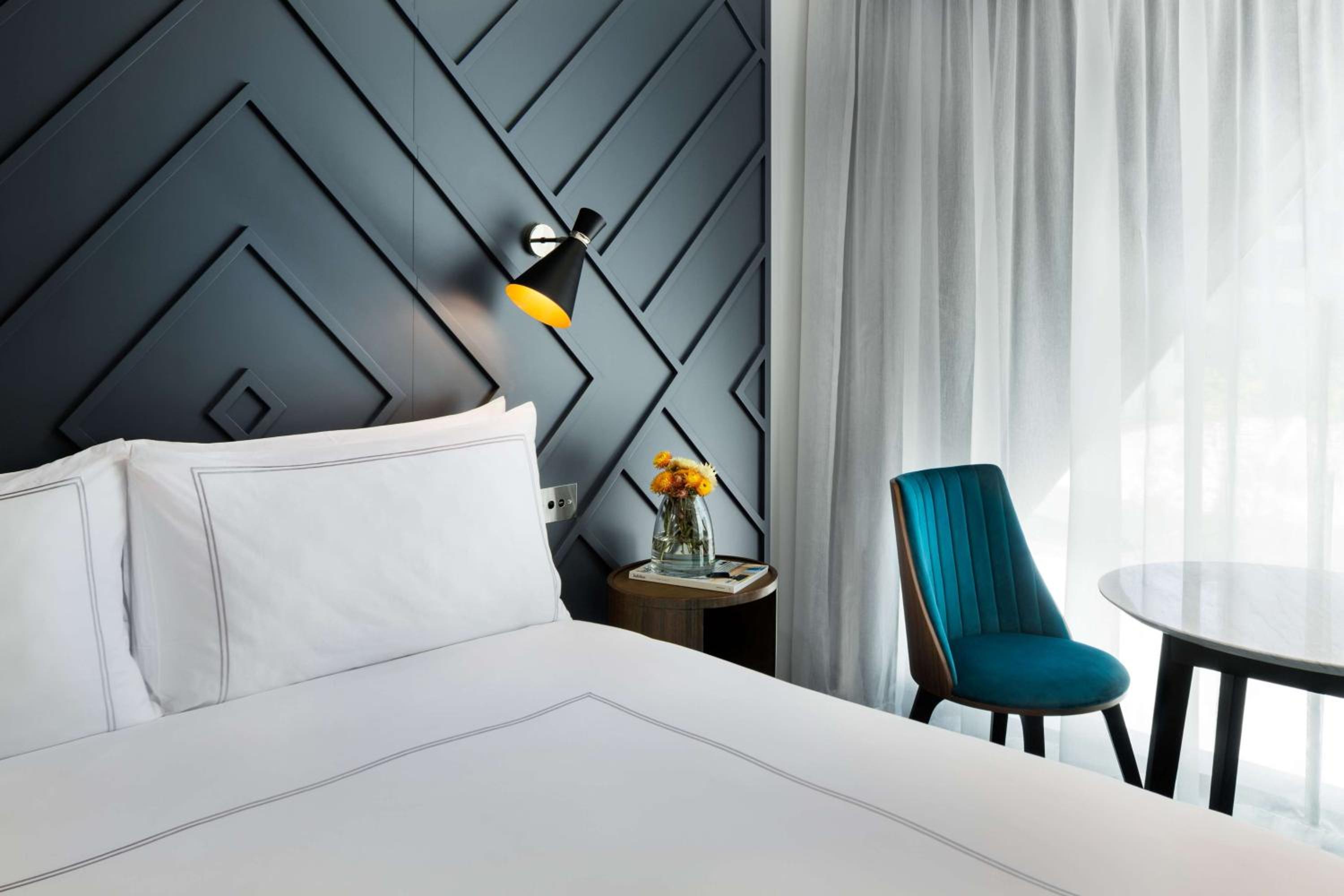 King Acacia Room