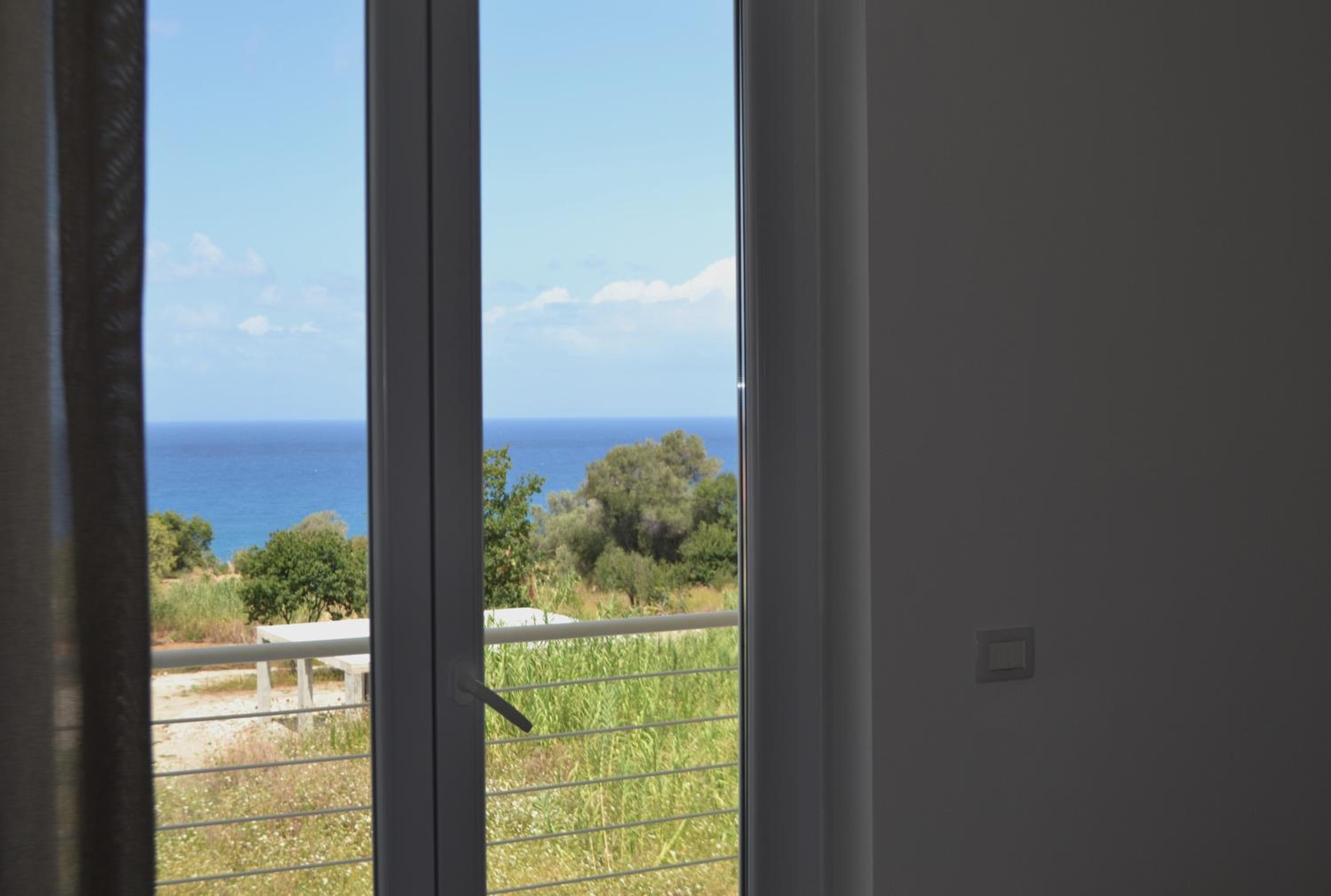 Double Room with Balcony and Sea View photo 3