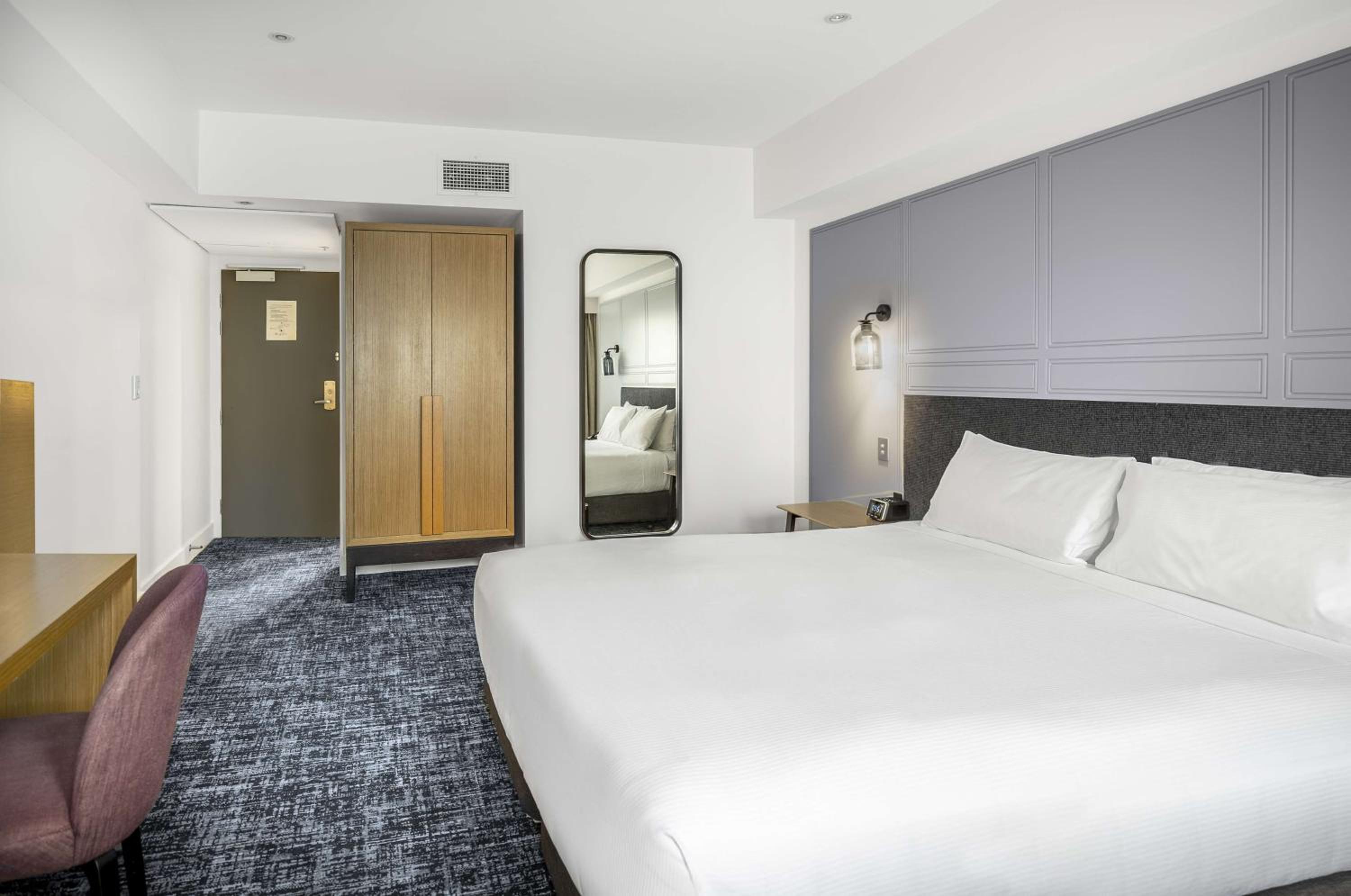 King Guest Room - Photo 1