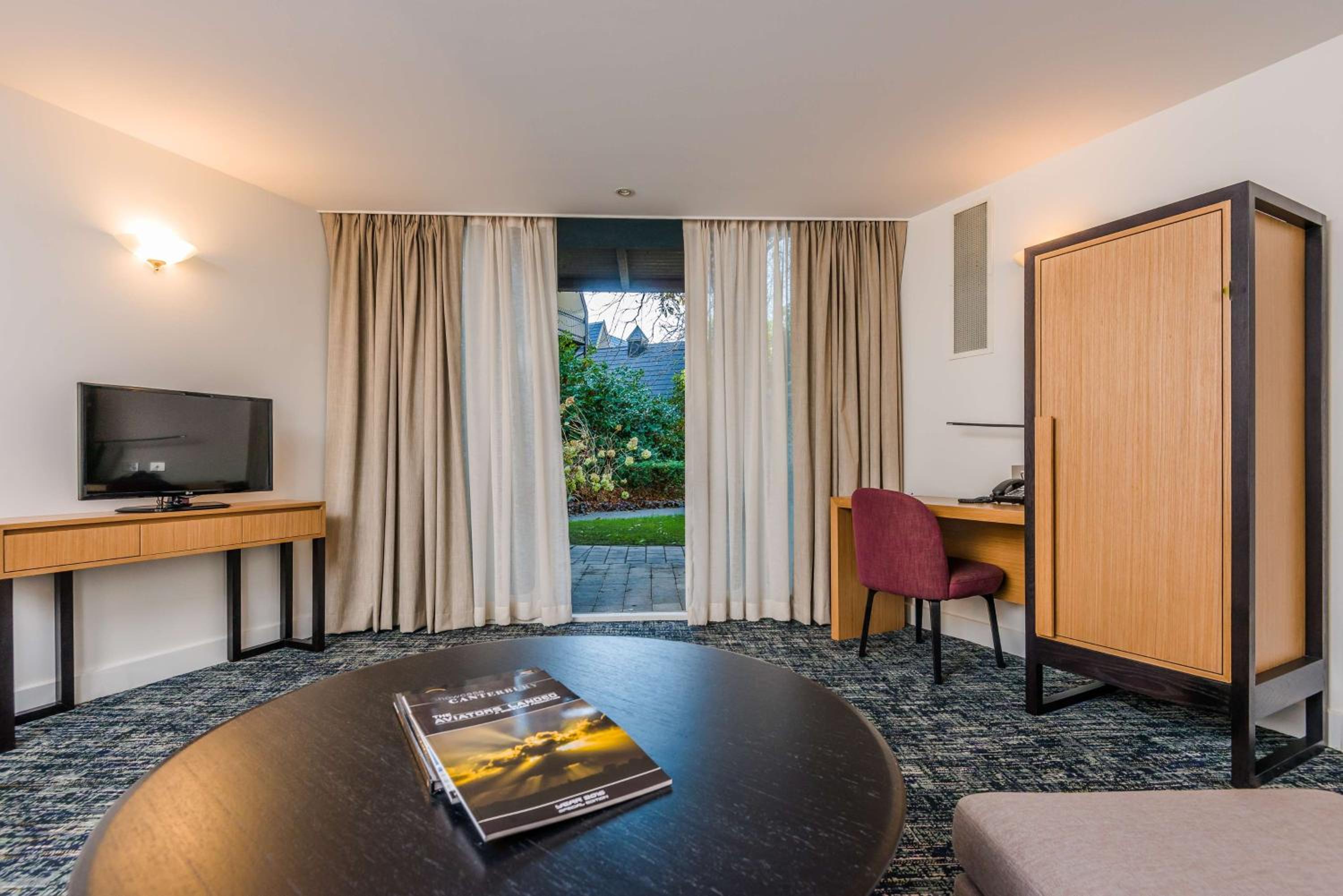 One-Bedroom King Suite - Photo 2