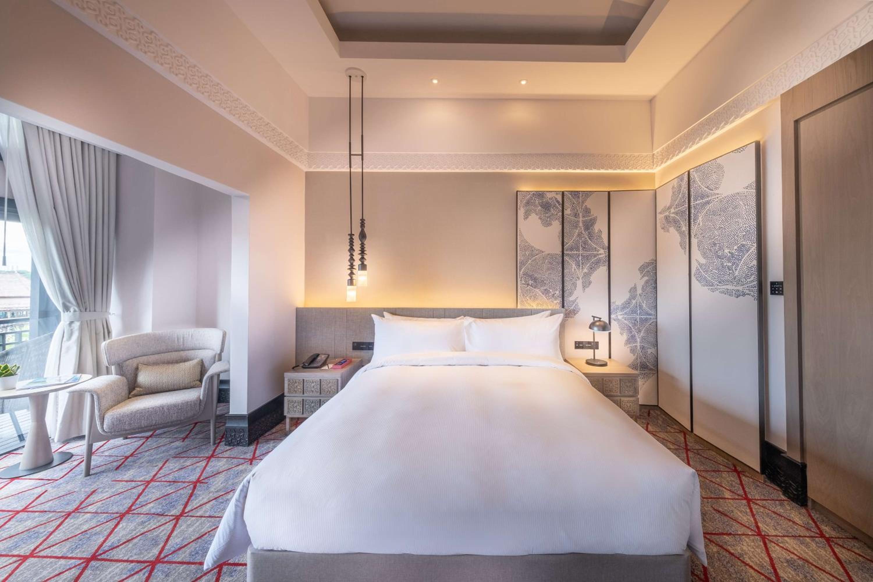 Executive King Room with Lake View - Photo 5