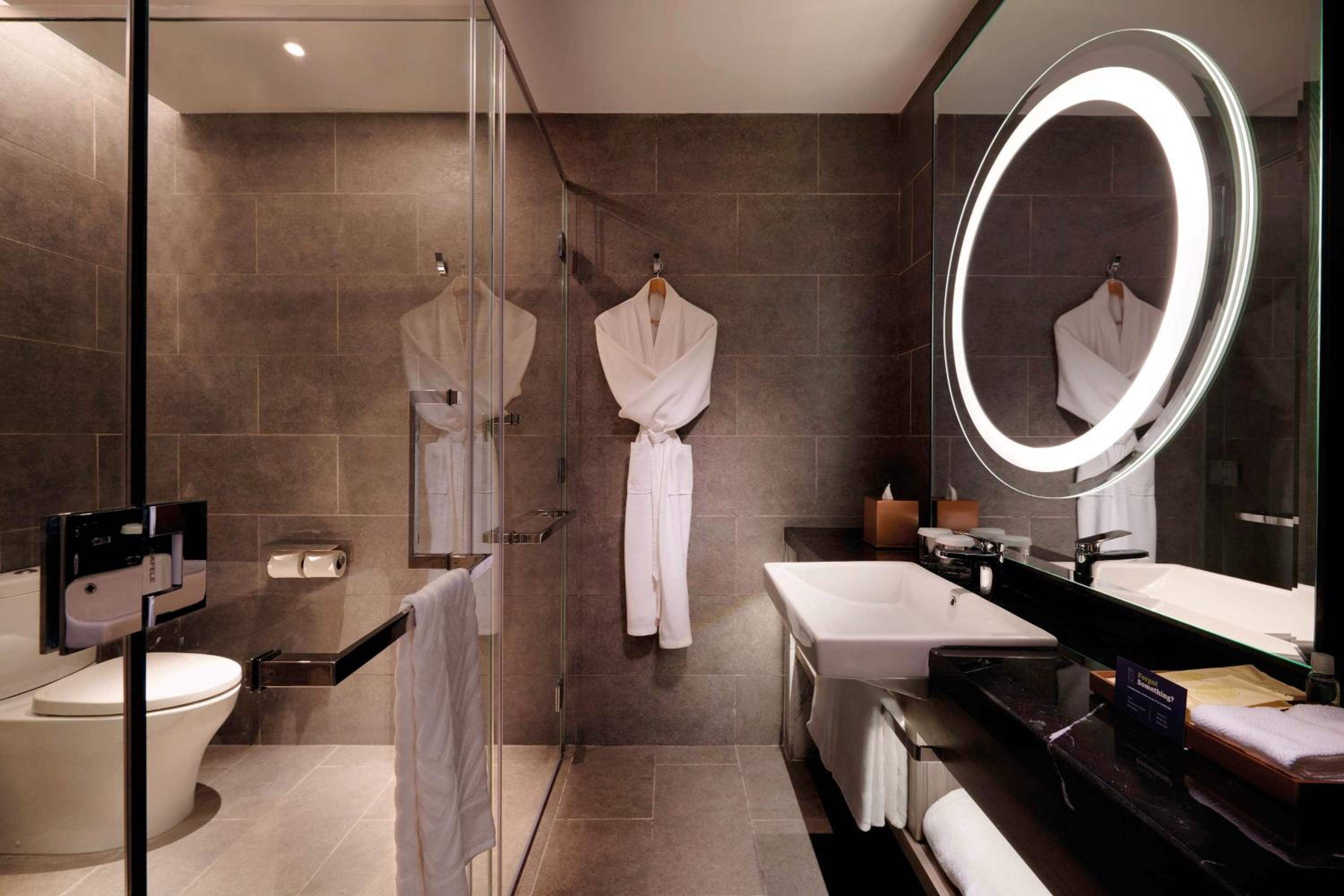 Two-Bedroom King Suite - Photo 3