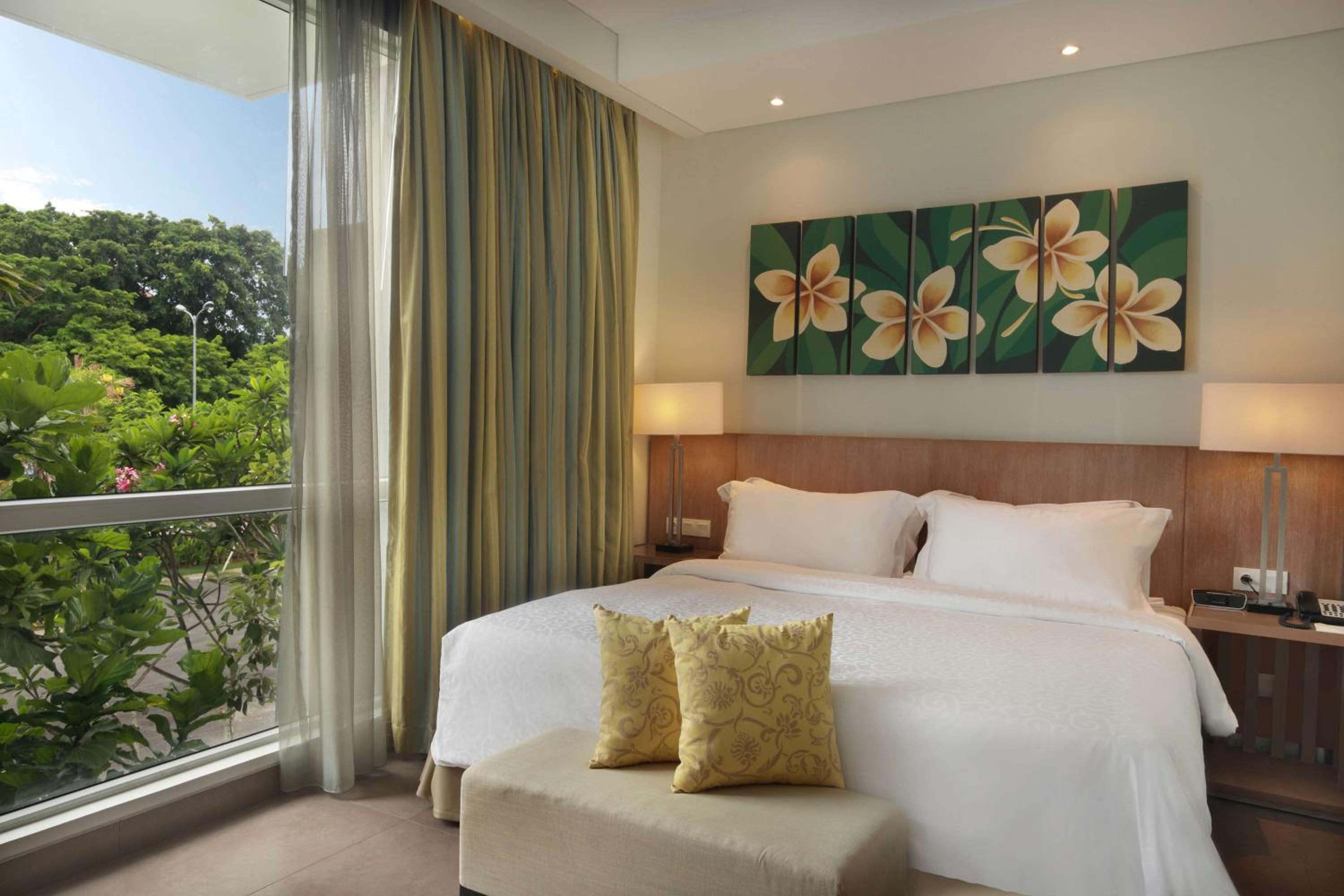 One-Bedroom King Suite