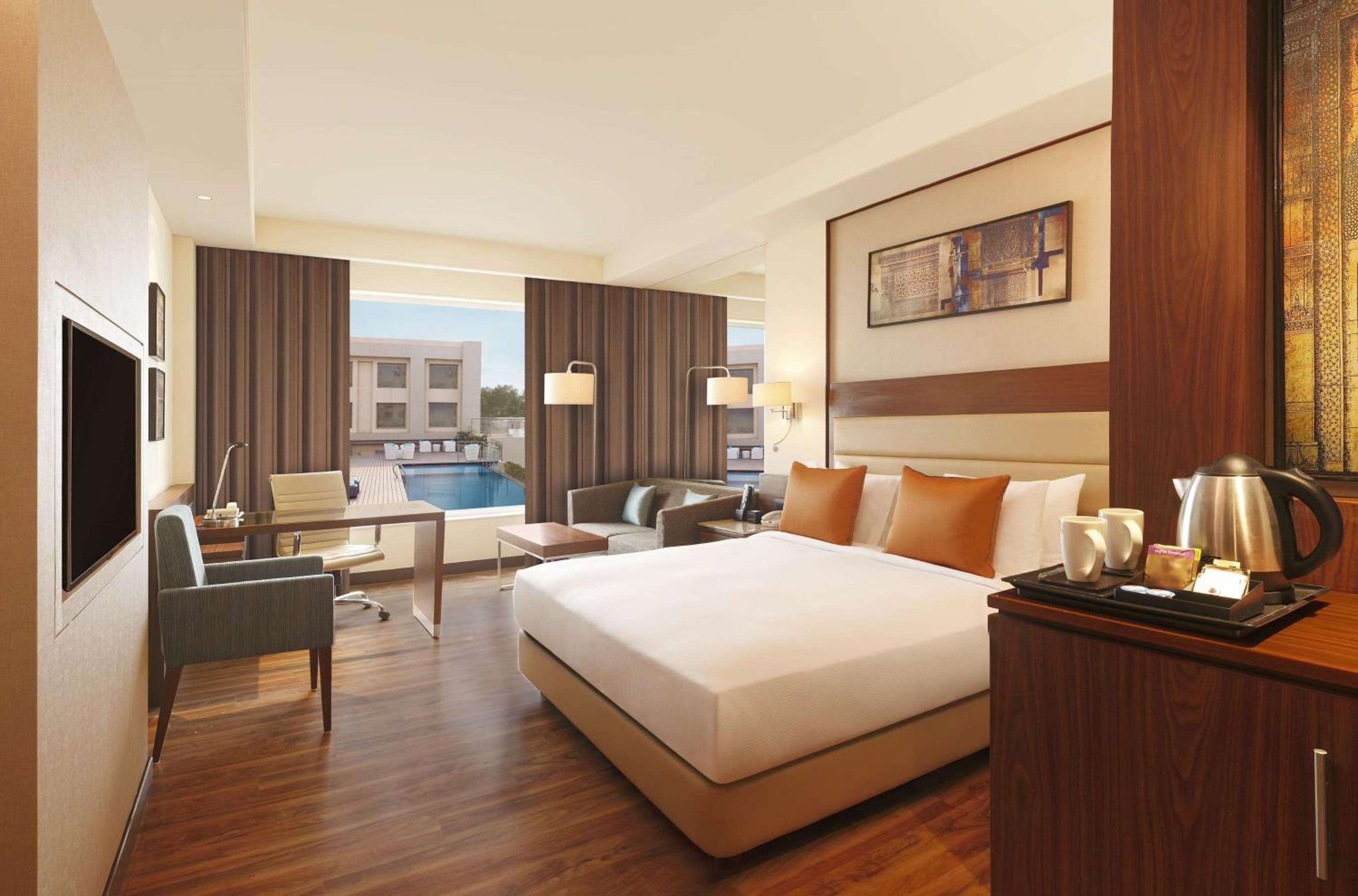 Twin Room with Pool View - Photo 1