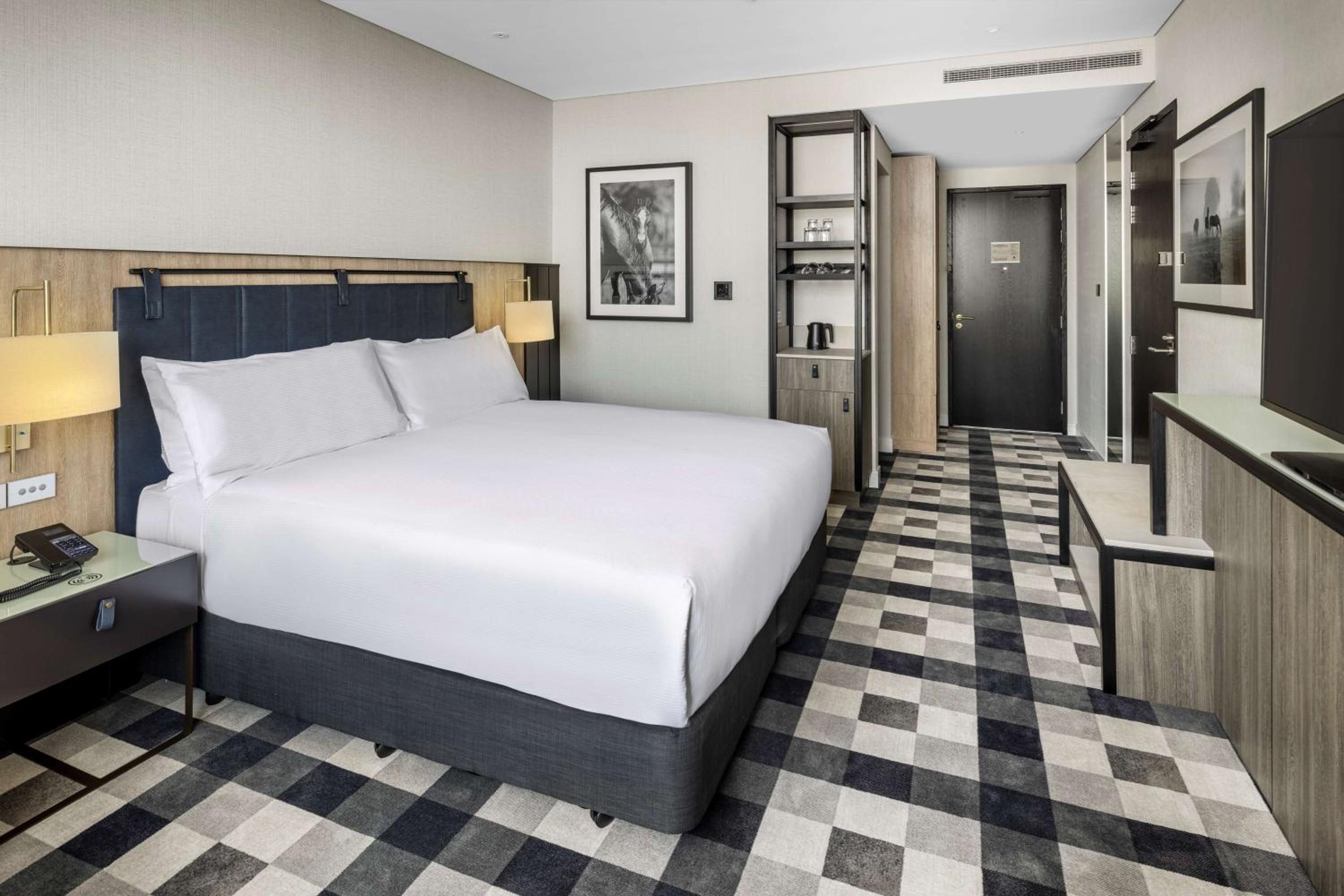 King Guest Room - Photo 3