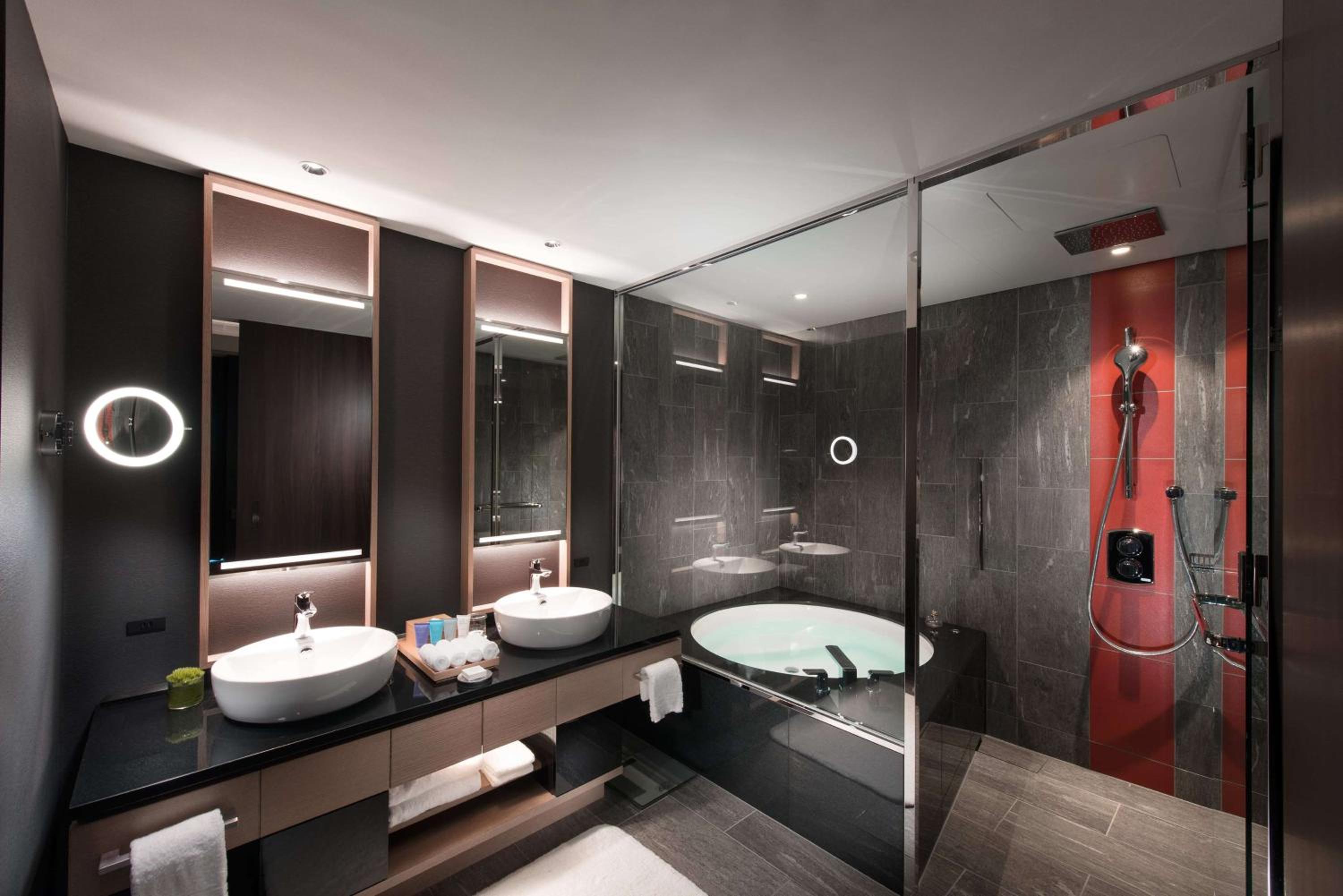 Deluxe King Room - Photo 3